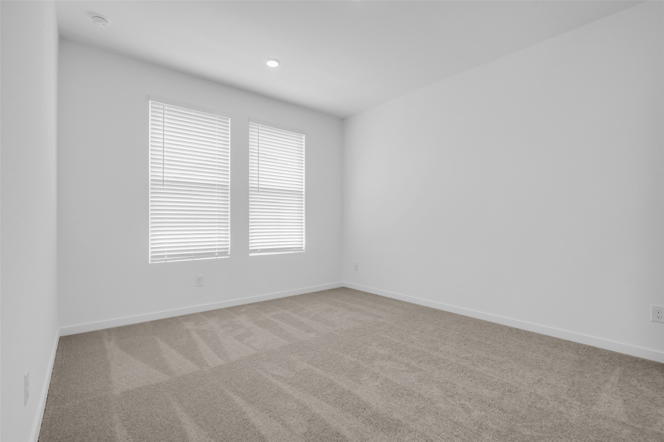29527 Saddleview Drive Property Photo 6