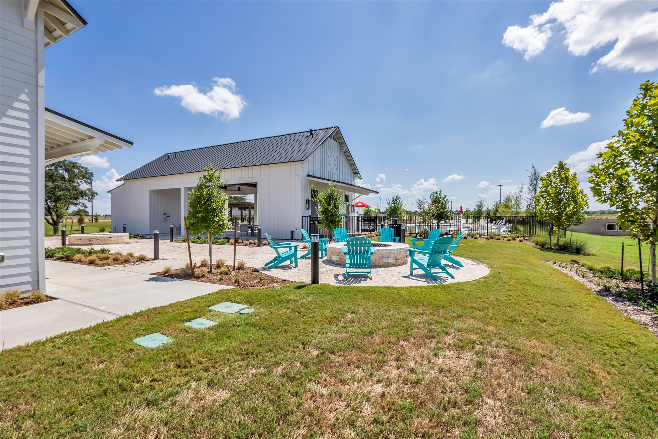 29527 Saddleview Drive Property Photo 13