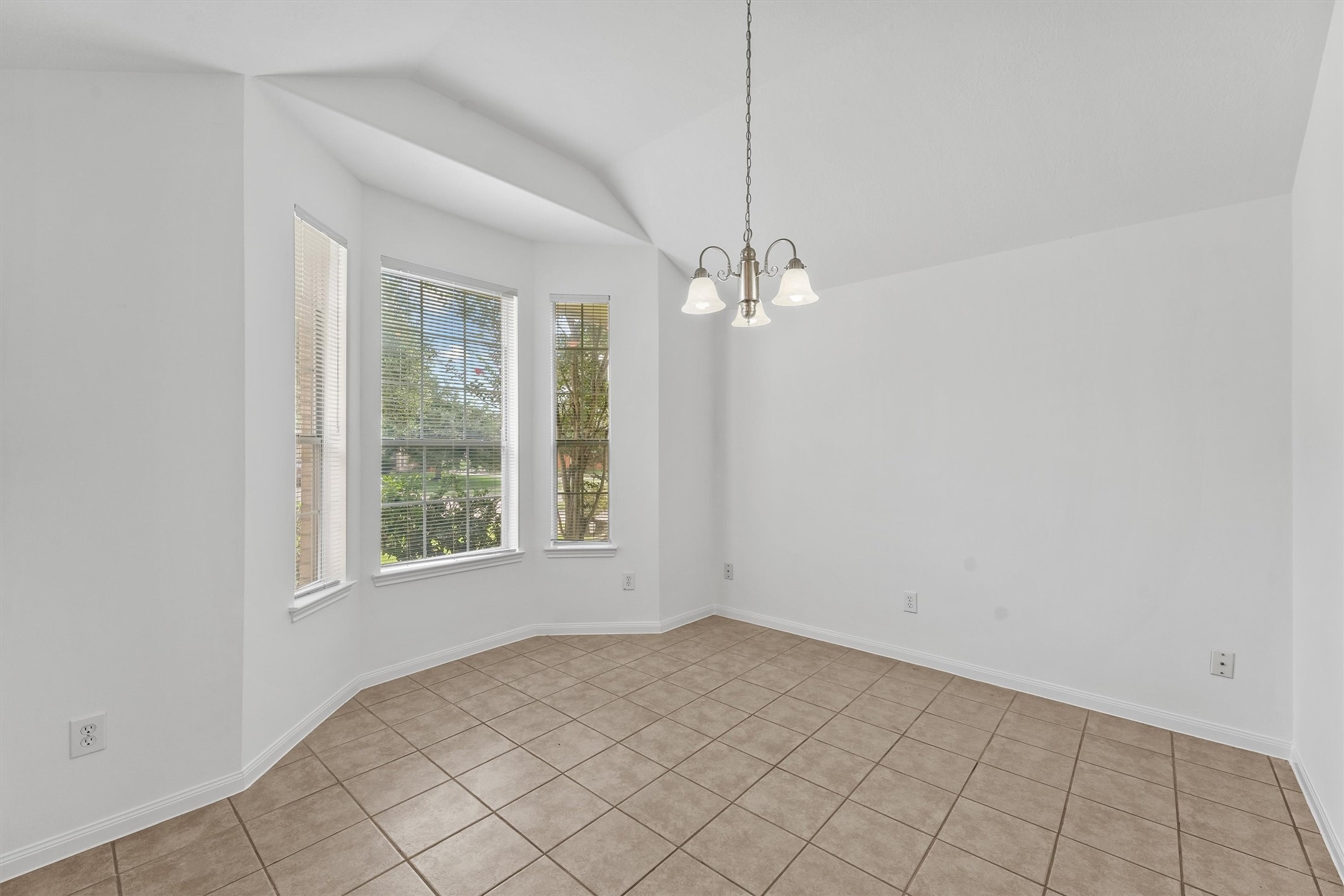25107 Clover Ranch Drive Property Photo 5