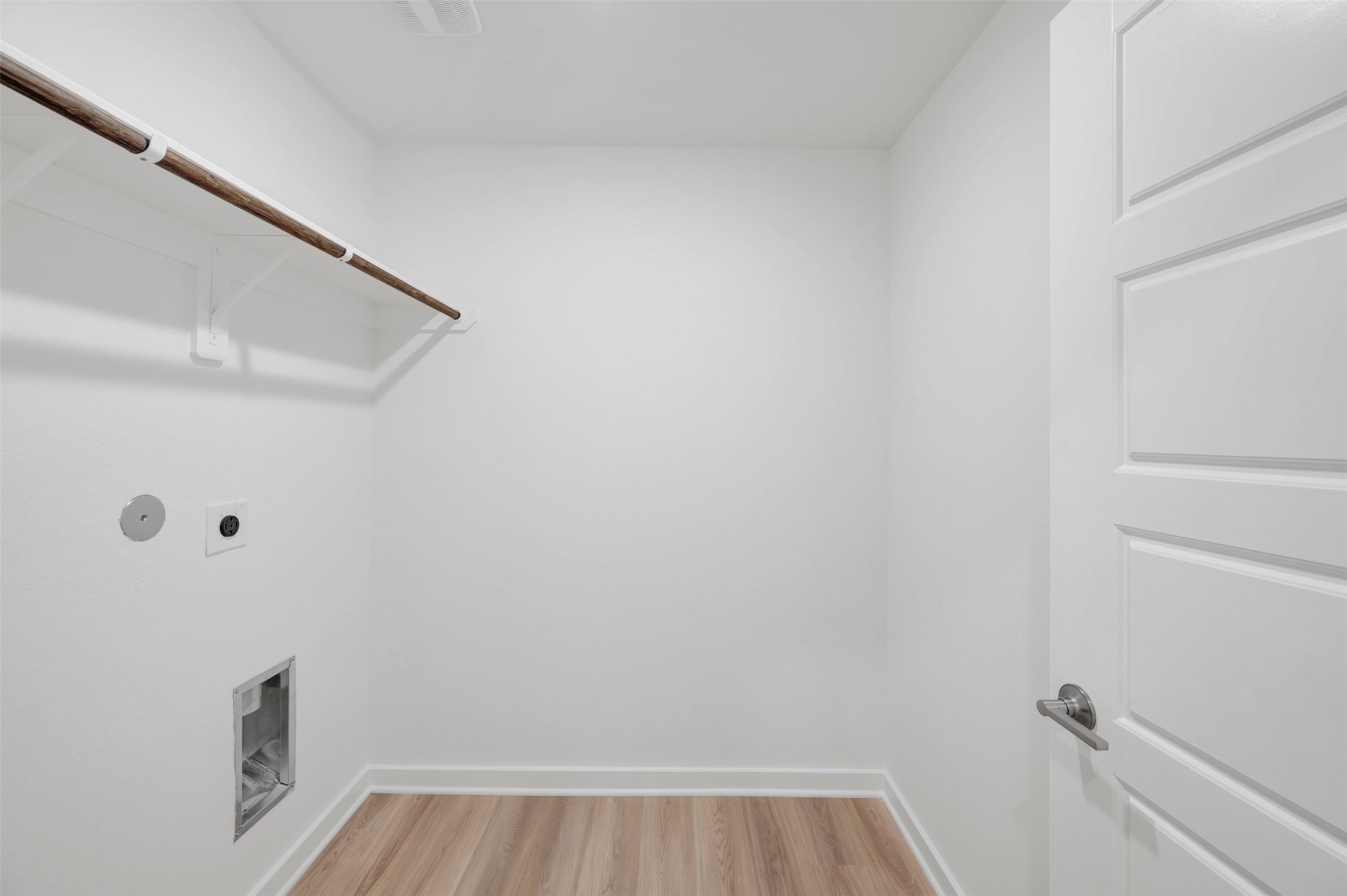 32131 Morning Luster Court Property Photo 9