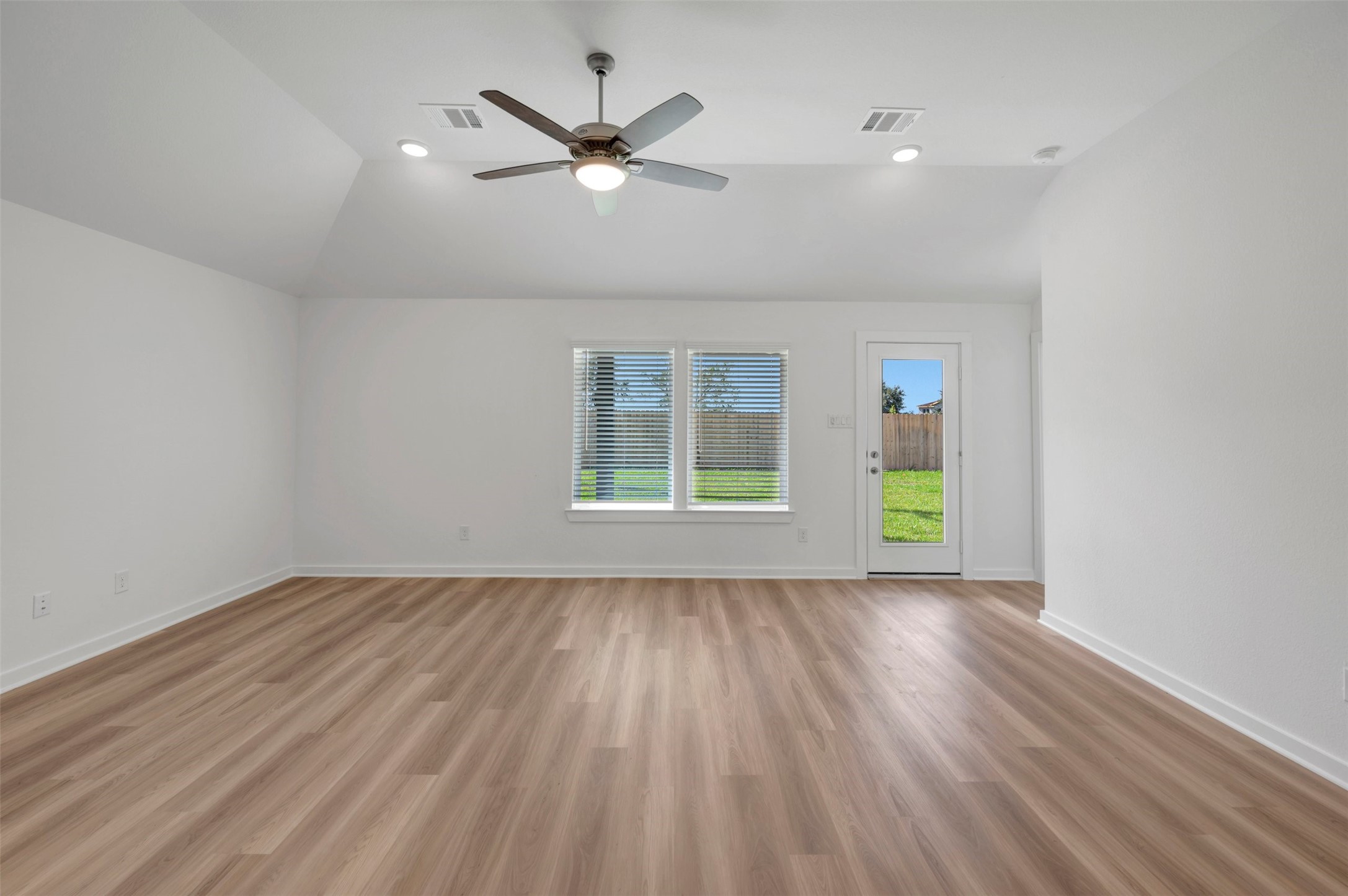 32131 Morning Luster Court Property Photo 10