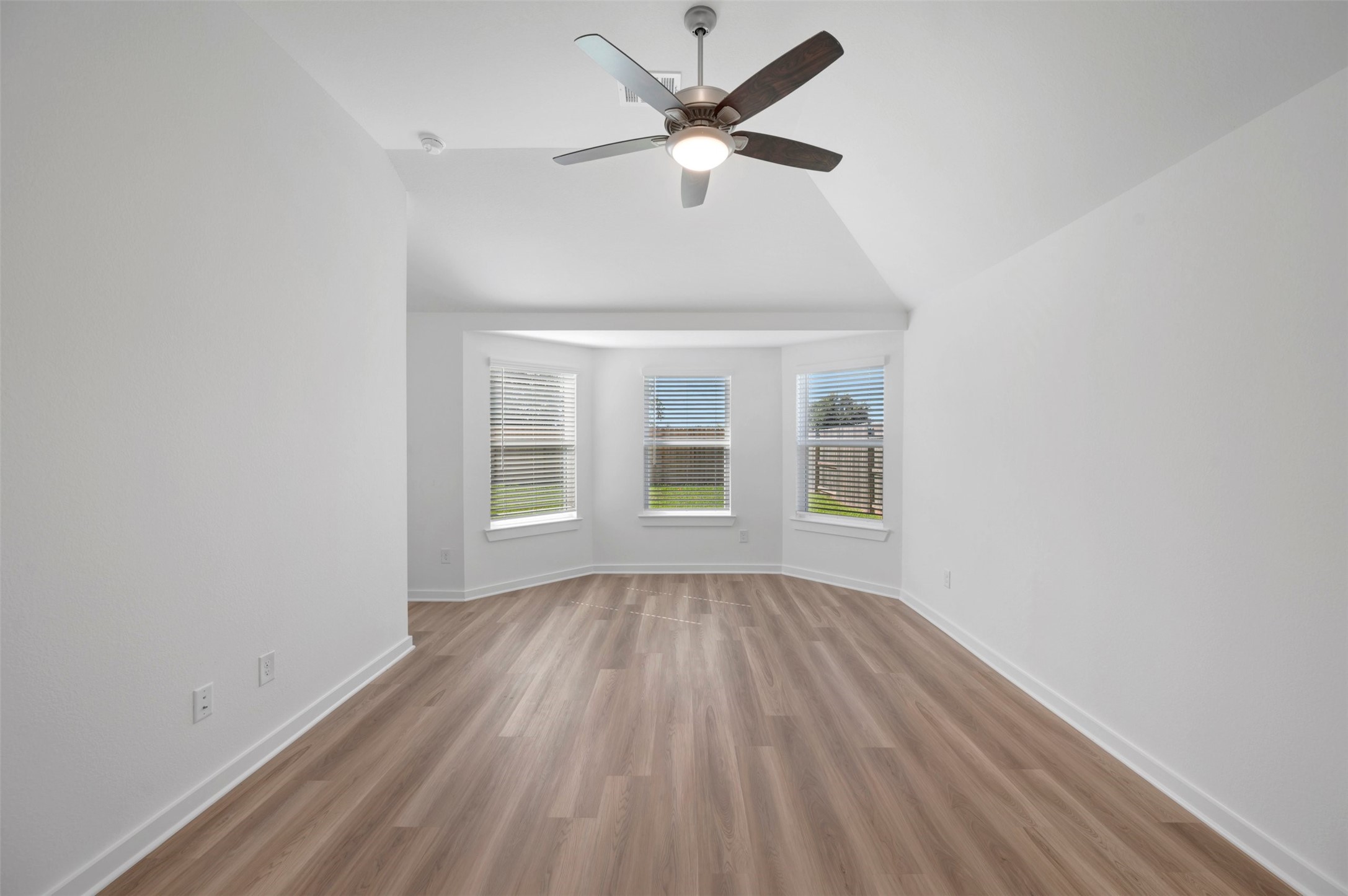 32131 Morning Luster Court Property Photo 11