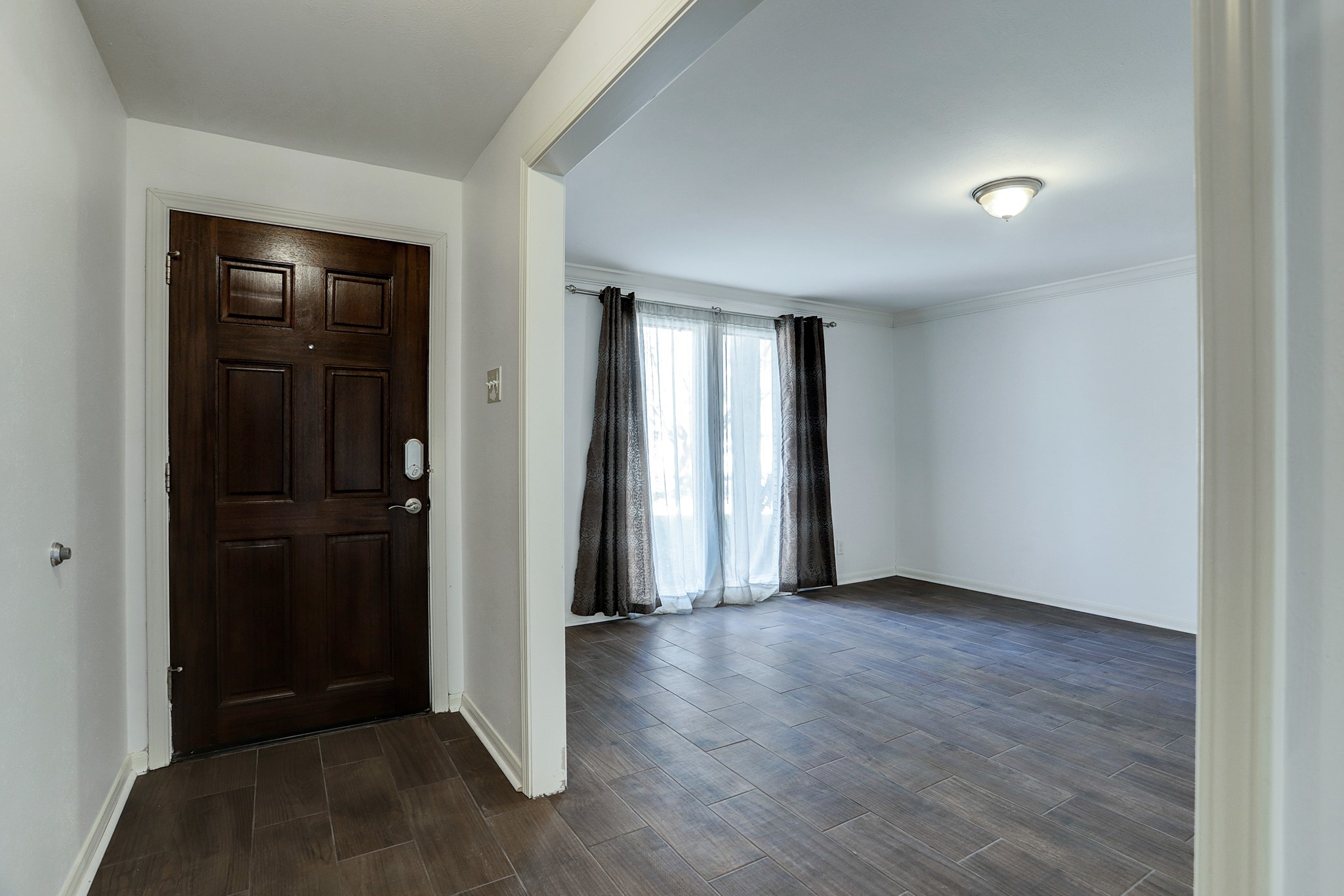 5827 Farwell Drive Property Photo 3