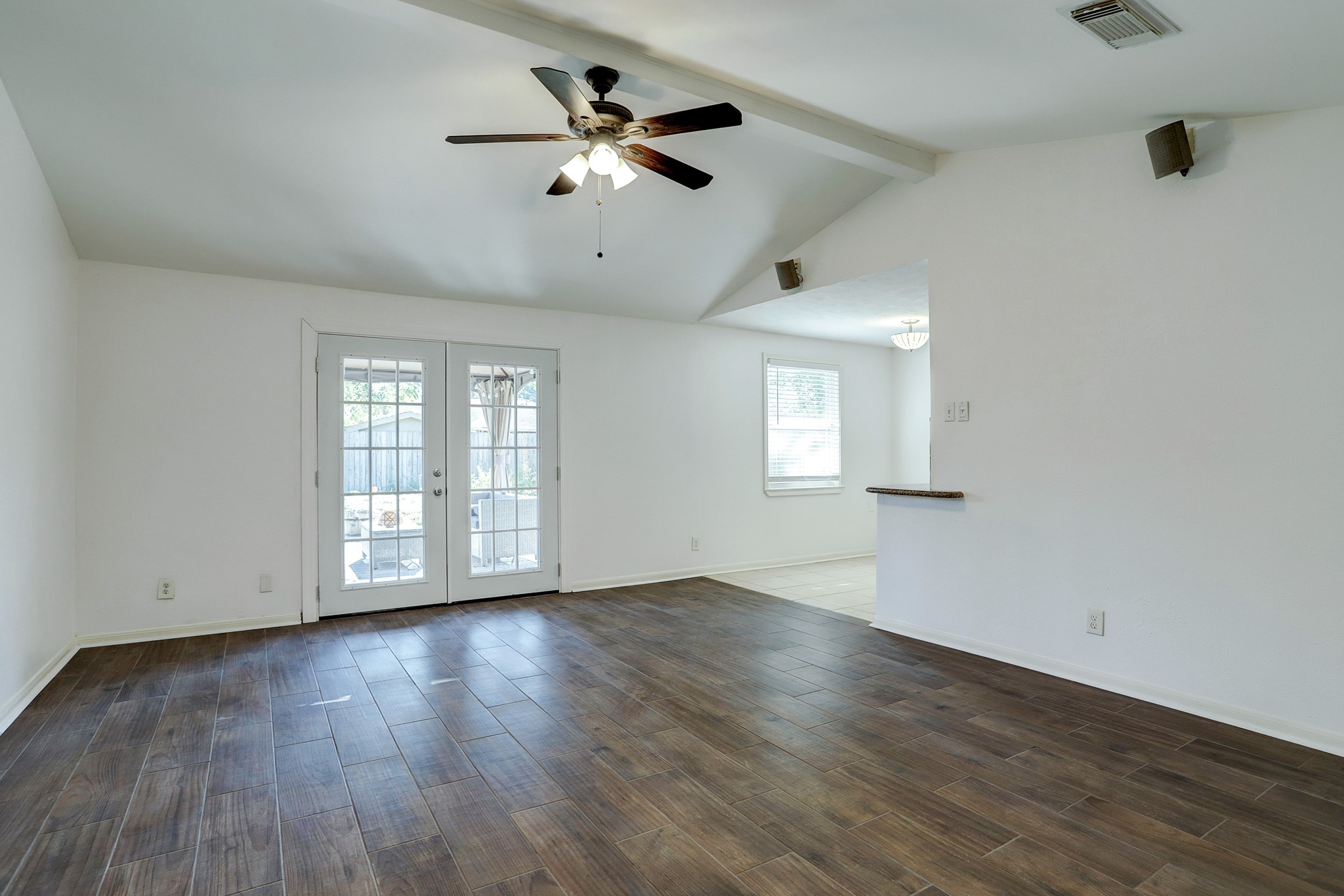 5827 Farwell Drive Property Photo 5