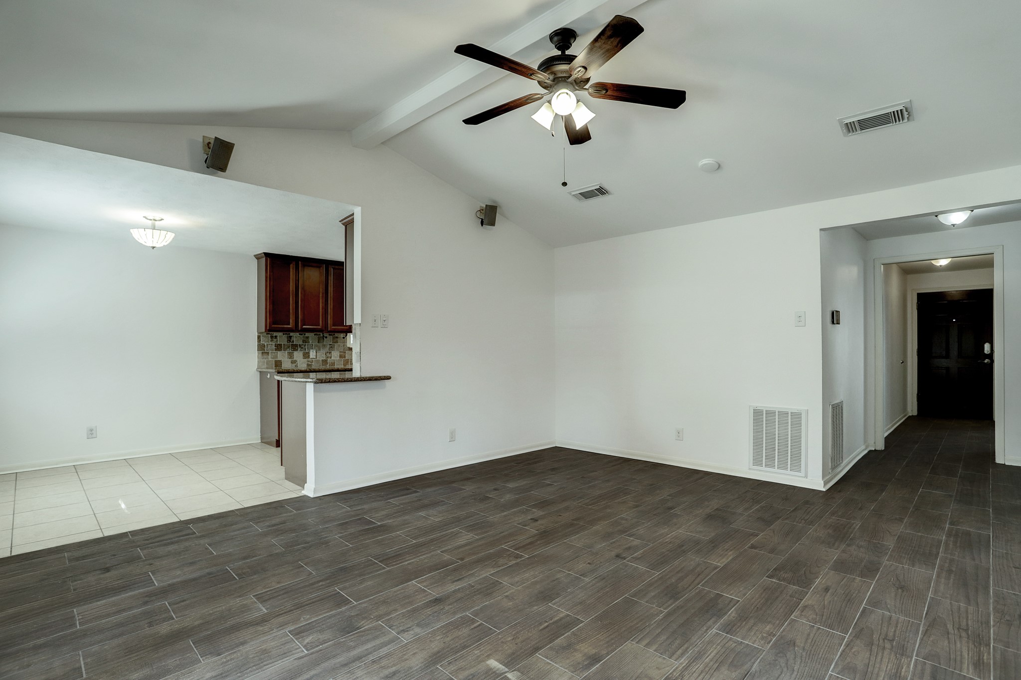 5827 Farwell Drive Property Photo 7