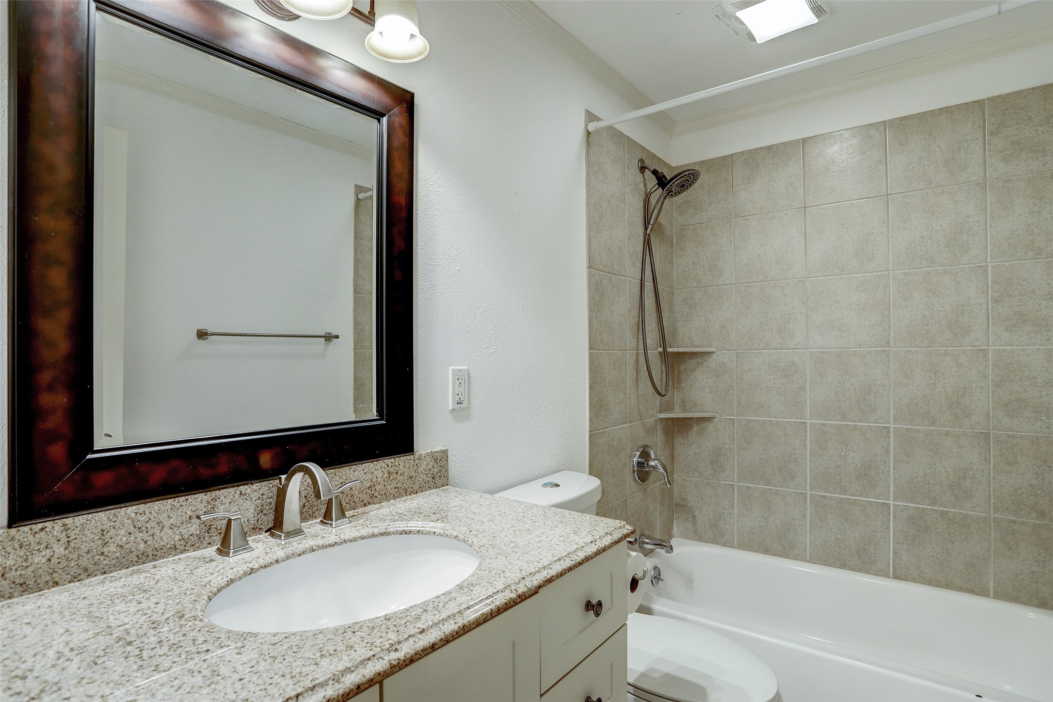 5827 Farwell Drive Property Photo 15