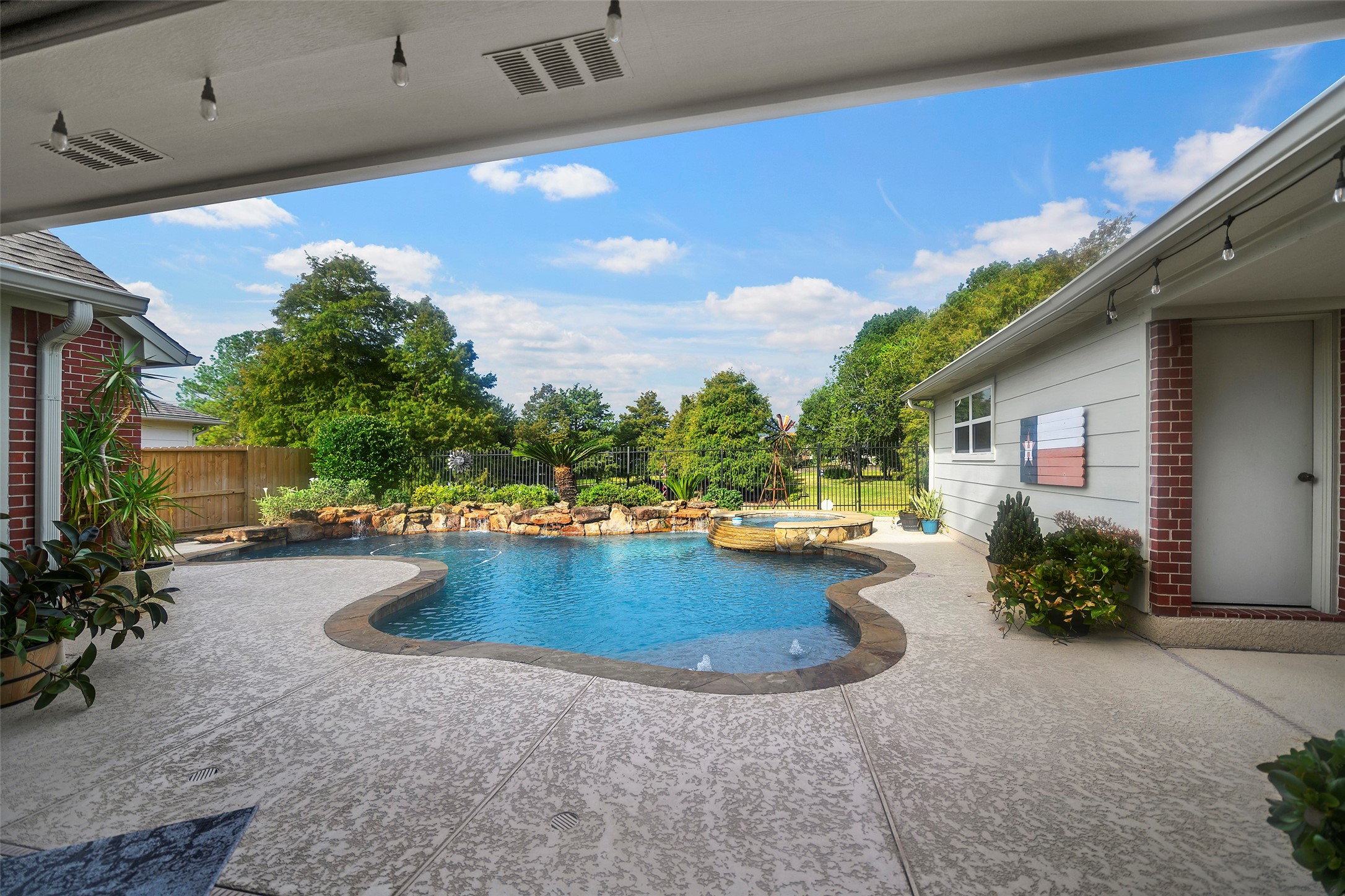 8711 Dallam Court Property Photo 34