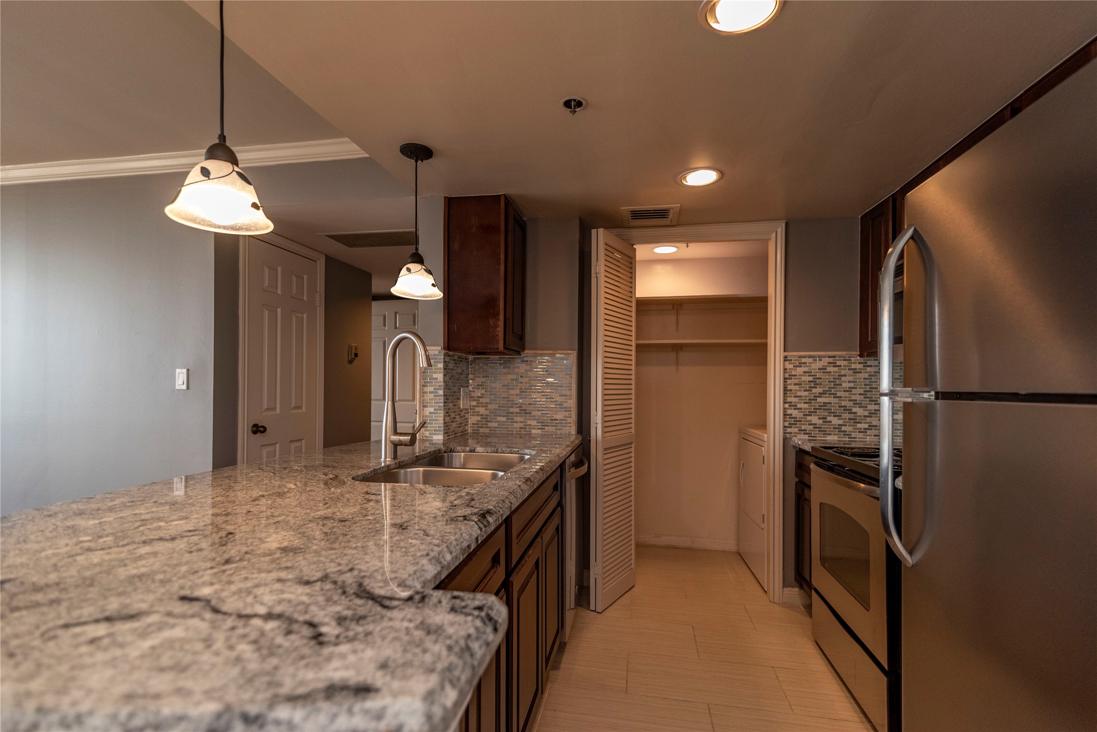 3525 Sage Road 1402 Property Photo 4