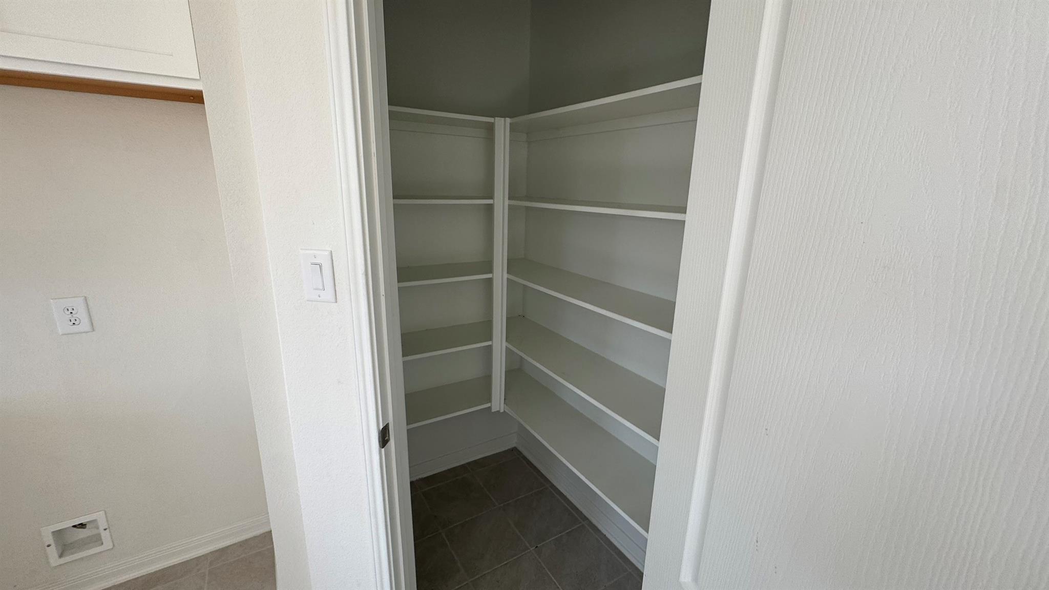 12422 Seybold Cove Drive Property Photo 5