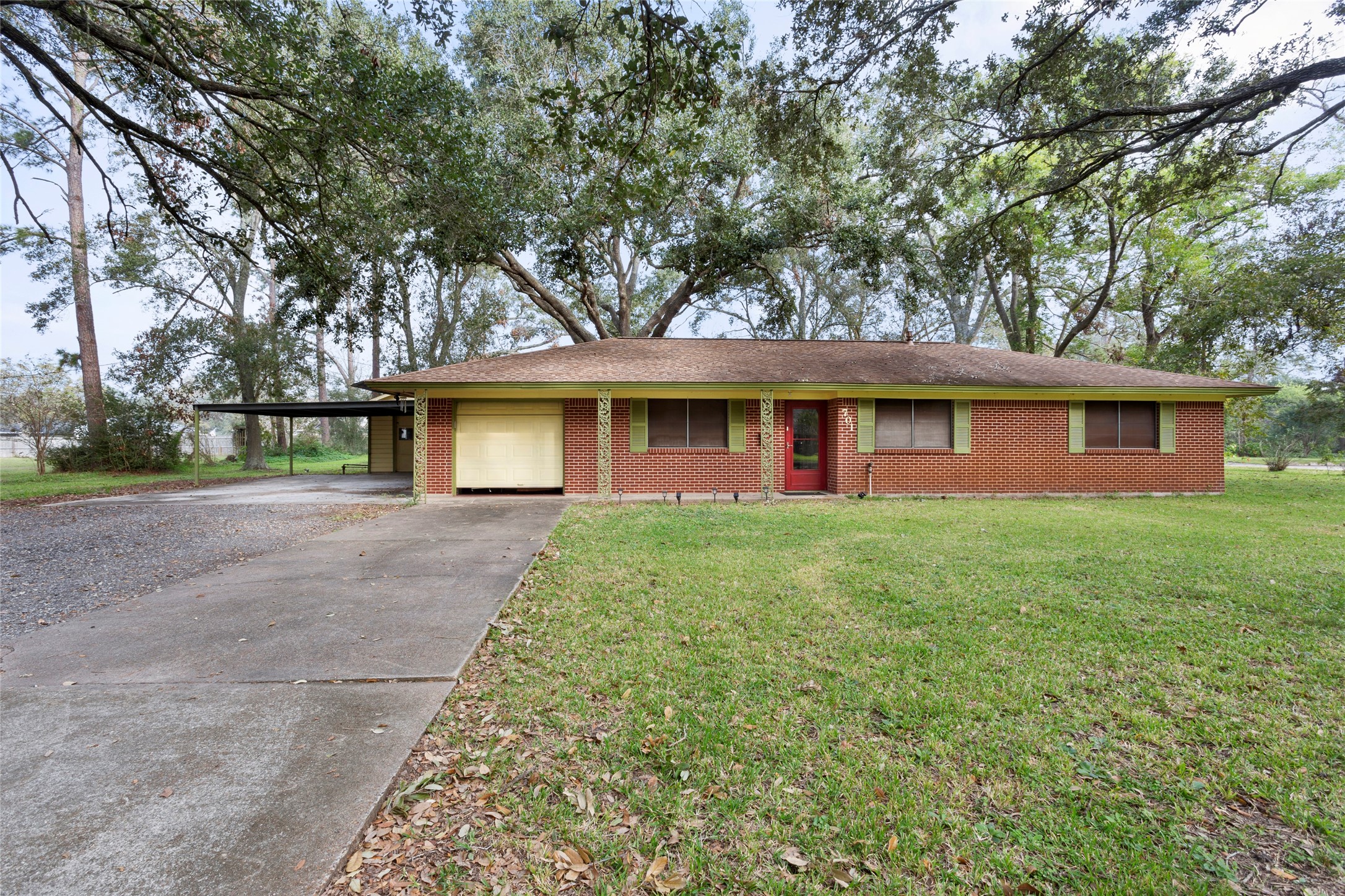 701 Cannan Drive Property Photo 1