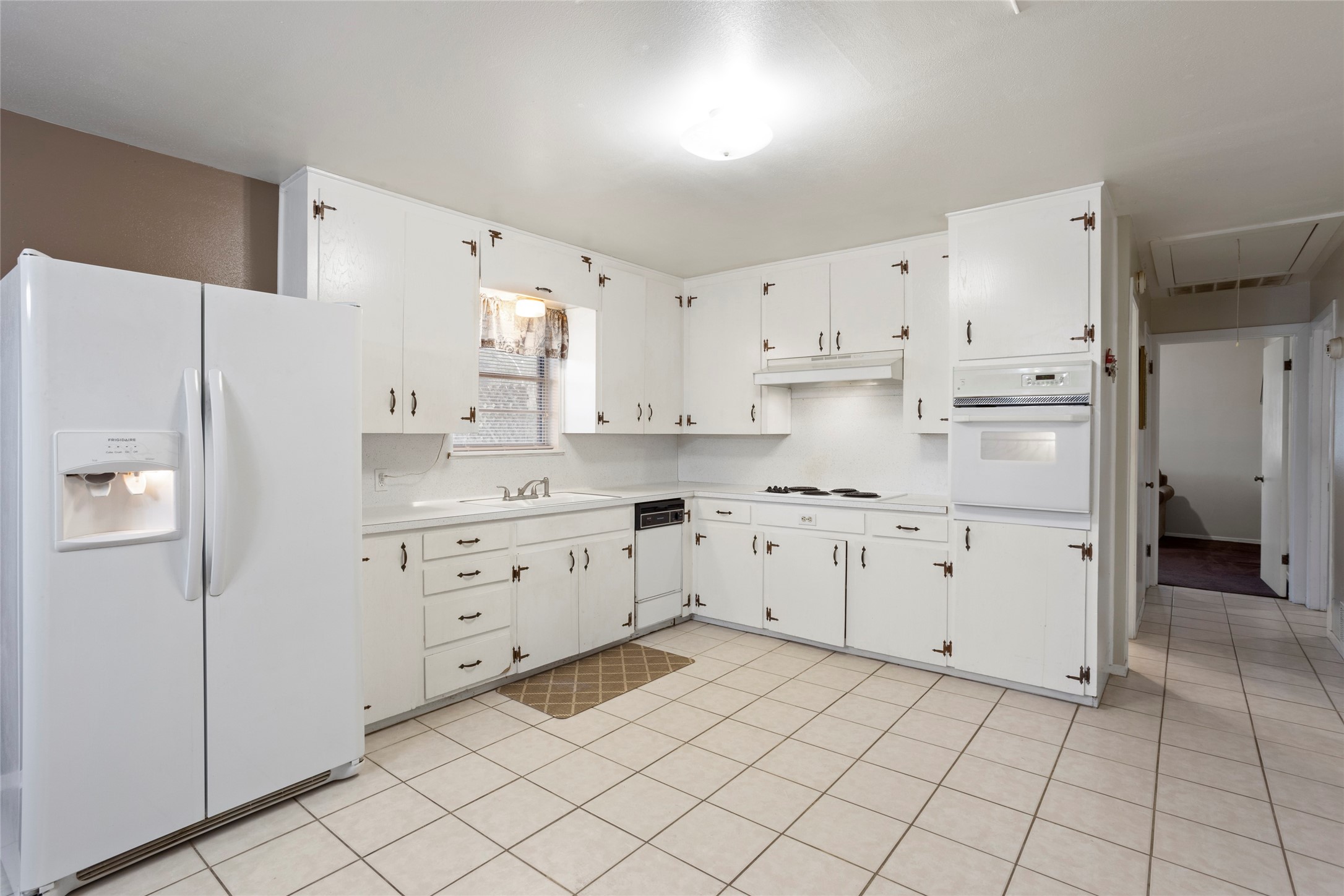 701 Cannan Drive Property Photo 6