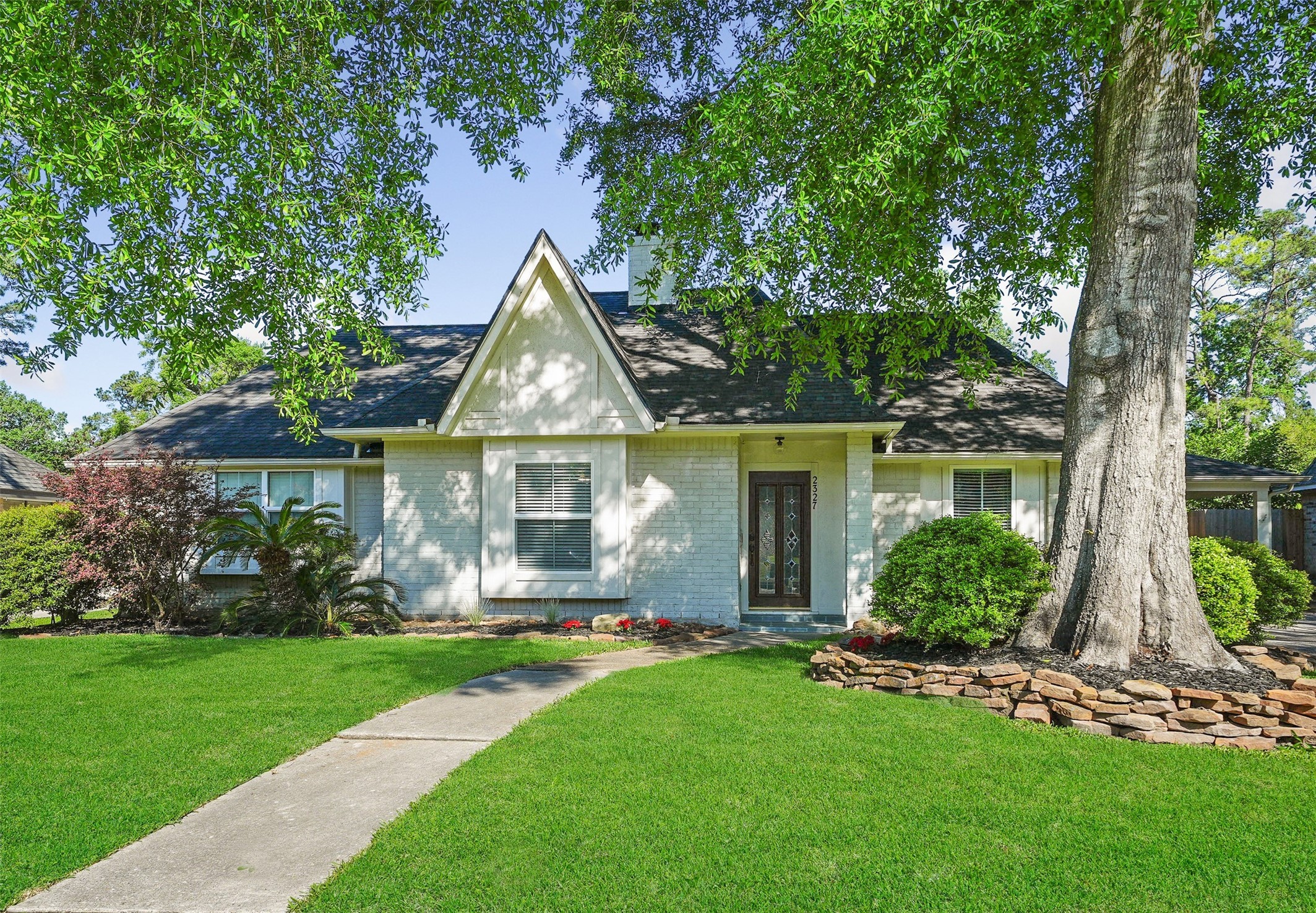 2327 Brookdale Drive Property Photo