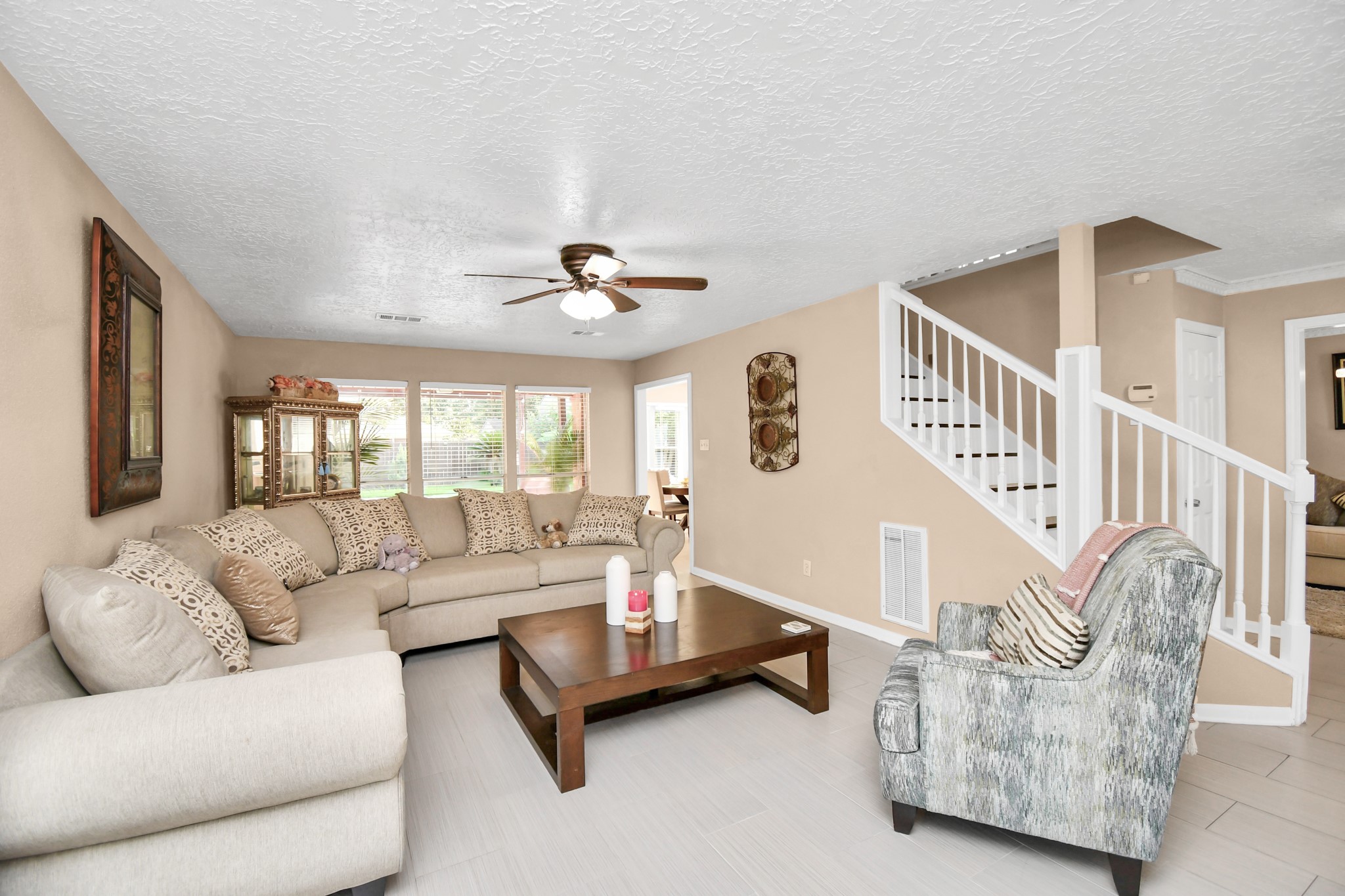 6827 La Puente Drive Property Photo 1