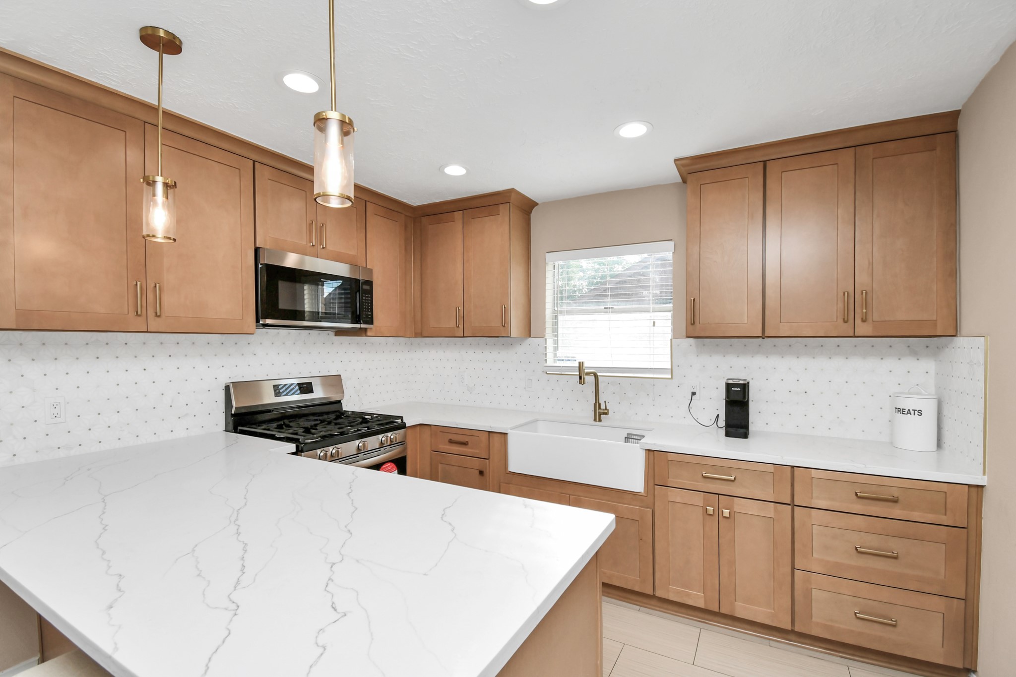 6827 La Puente Drive Property Photo 4