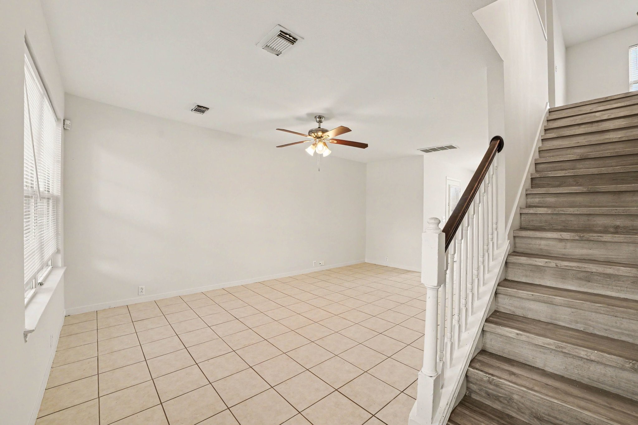 19130 Edens Dawn Drive Property Photo 4