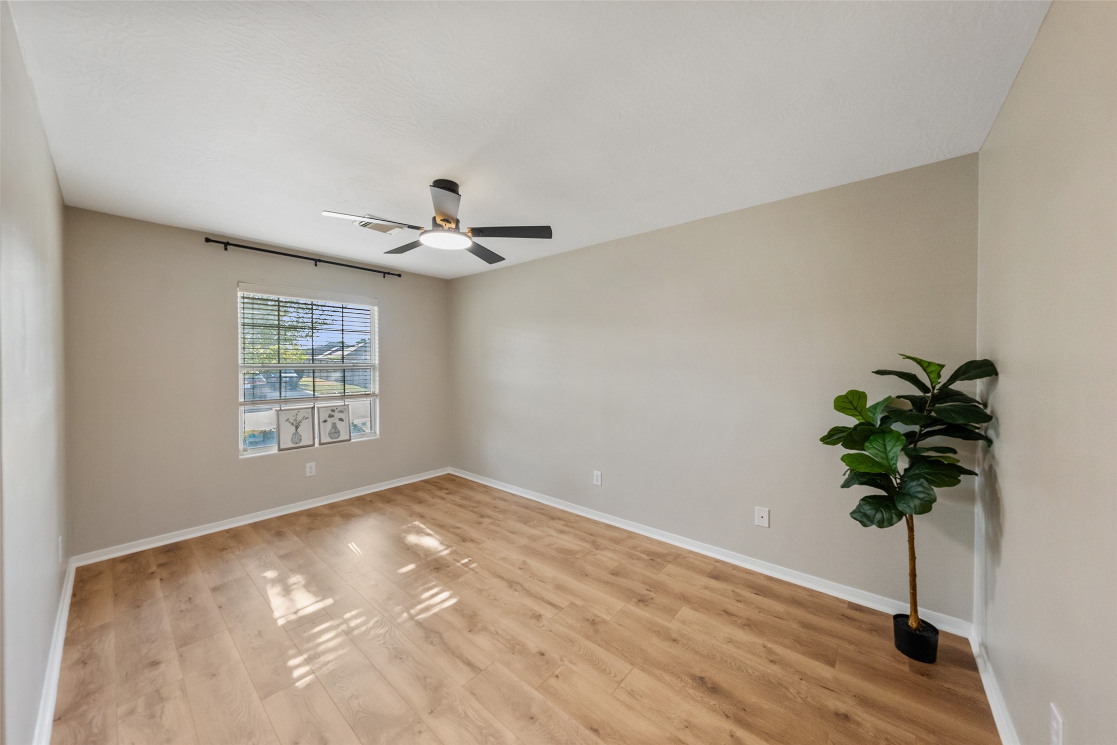7826 Chervil Lane Property Photo 4