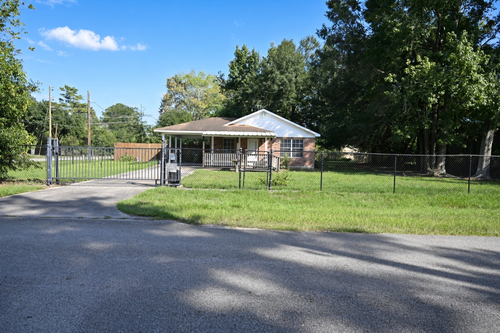 220 N William Barnett Avenue Property Photo 6
