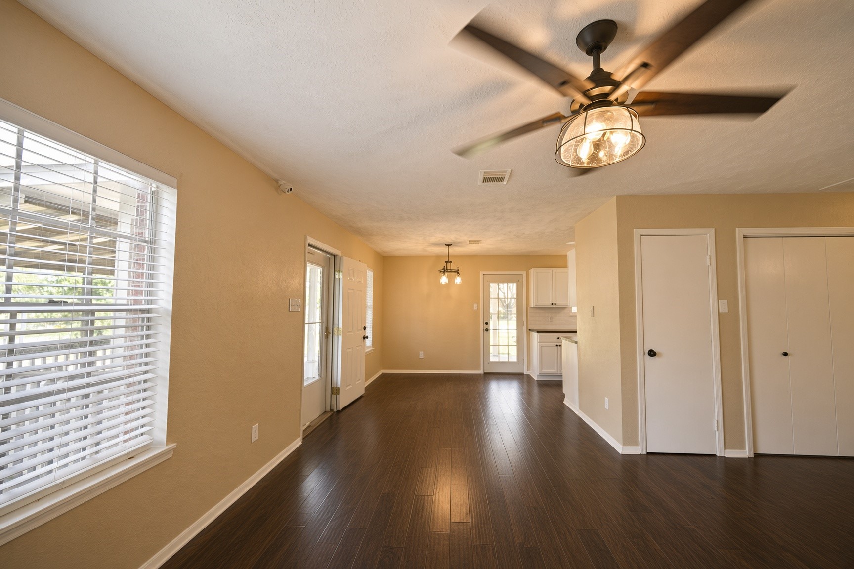 220 N William Barnett Avenue Property Photo 10