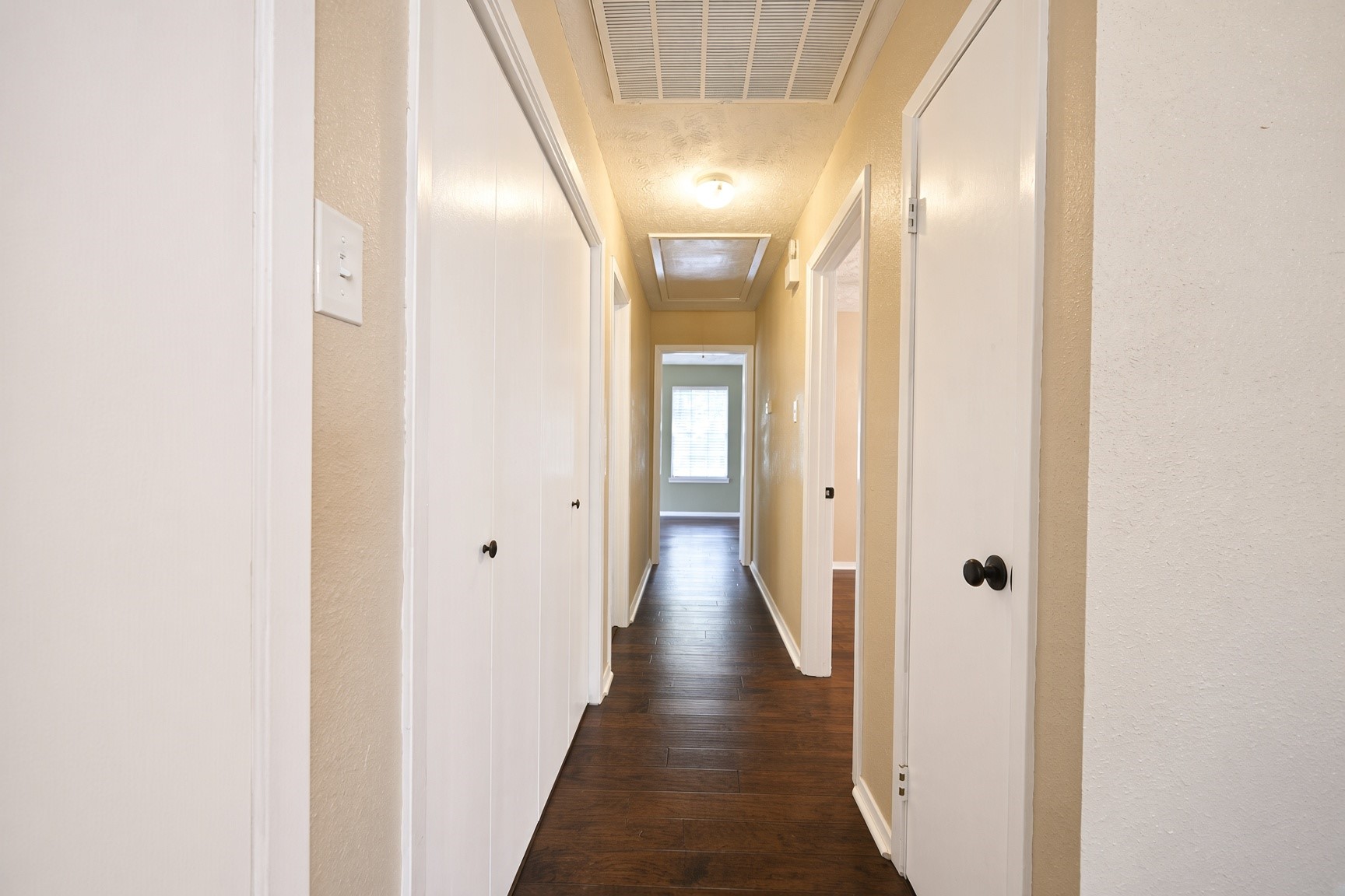220 N William Barnett Avenue Property Photo 12