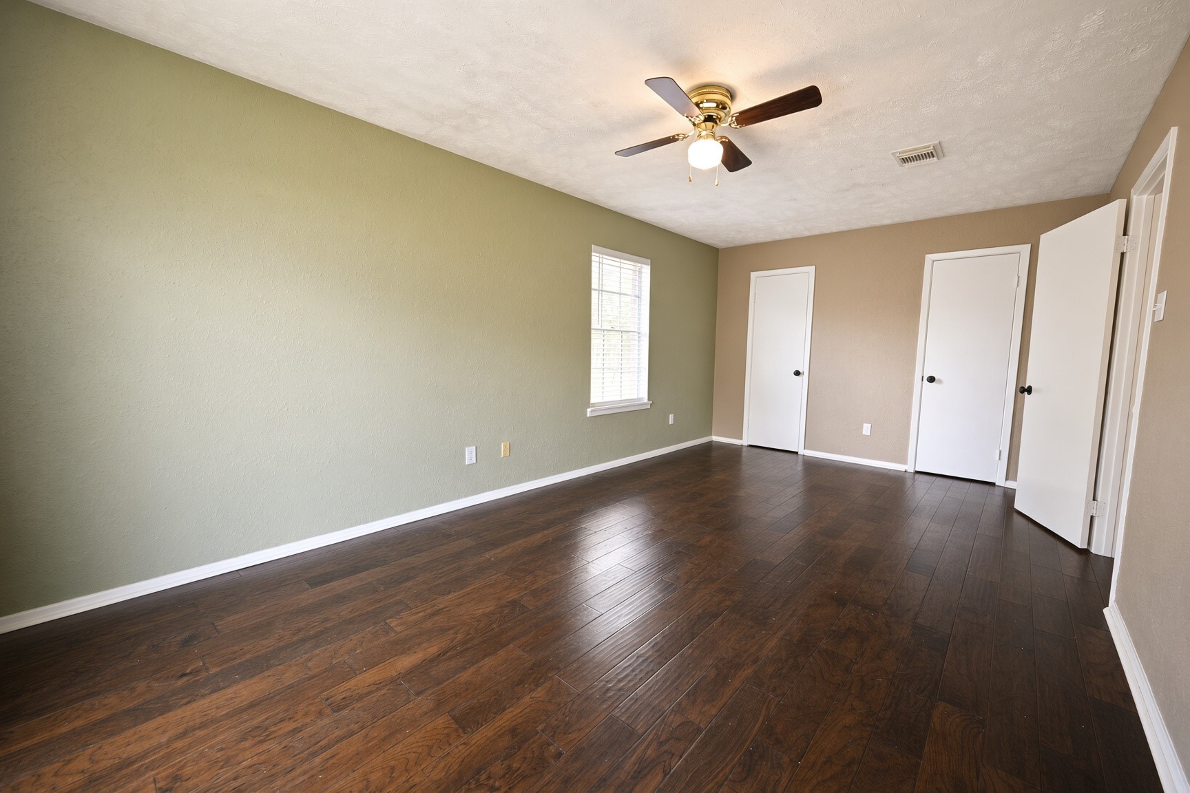 220 N William Barnett Avenue Property Photo 16