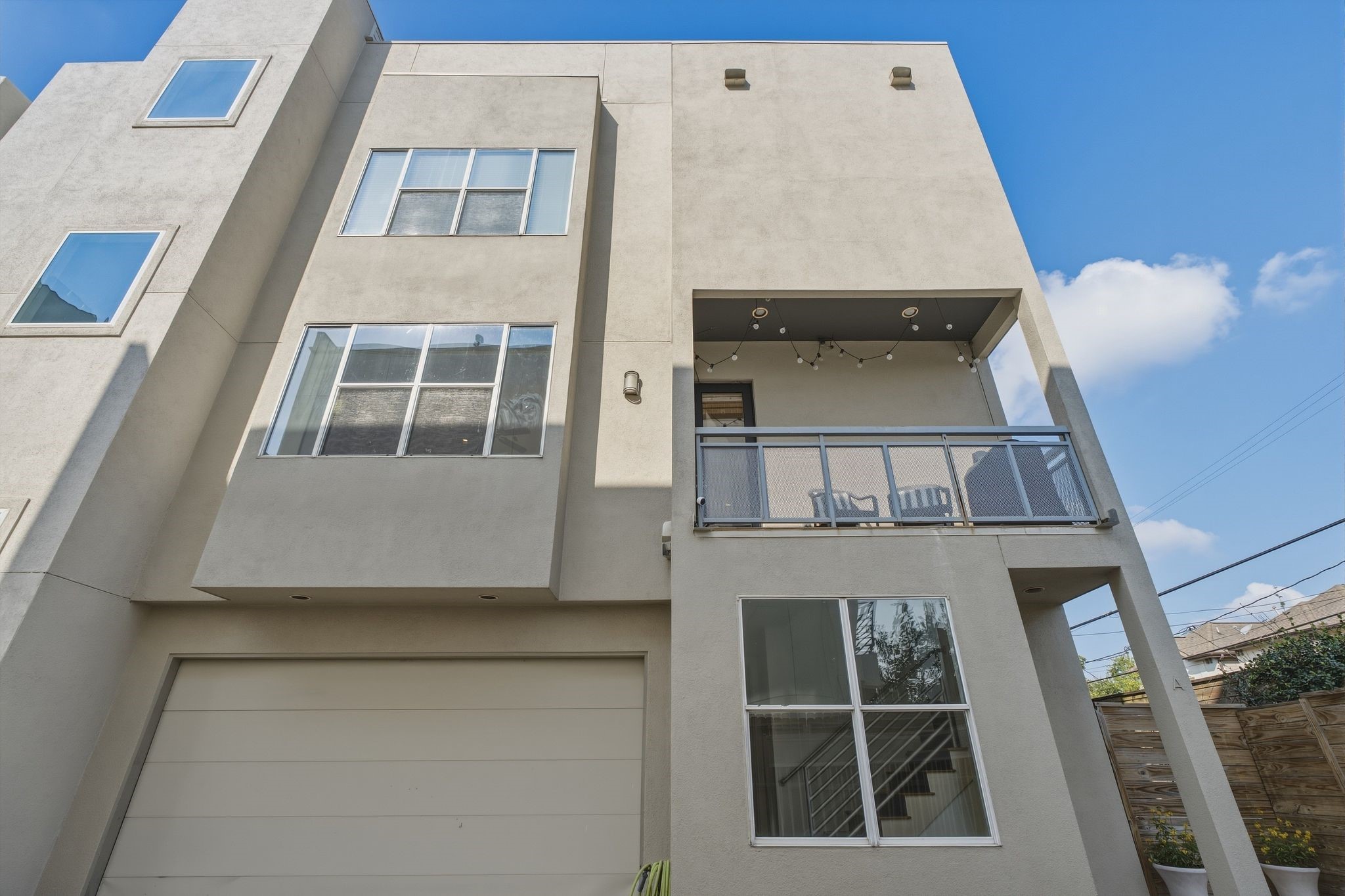 5715 Larkin Street A Property Photo 6