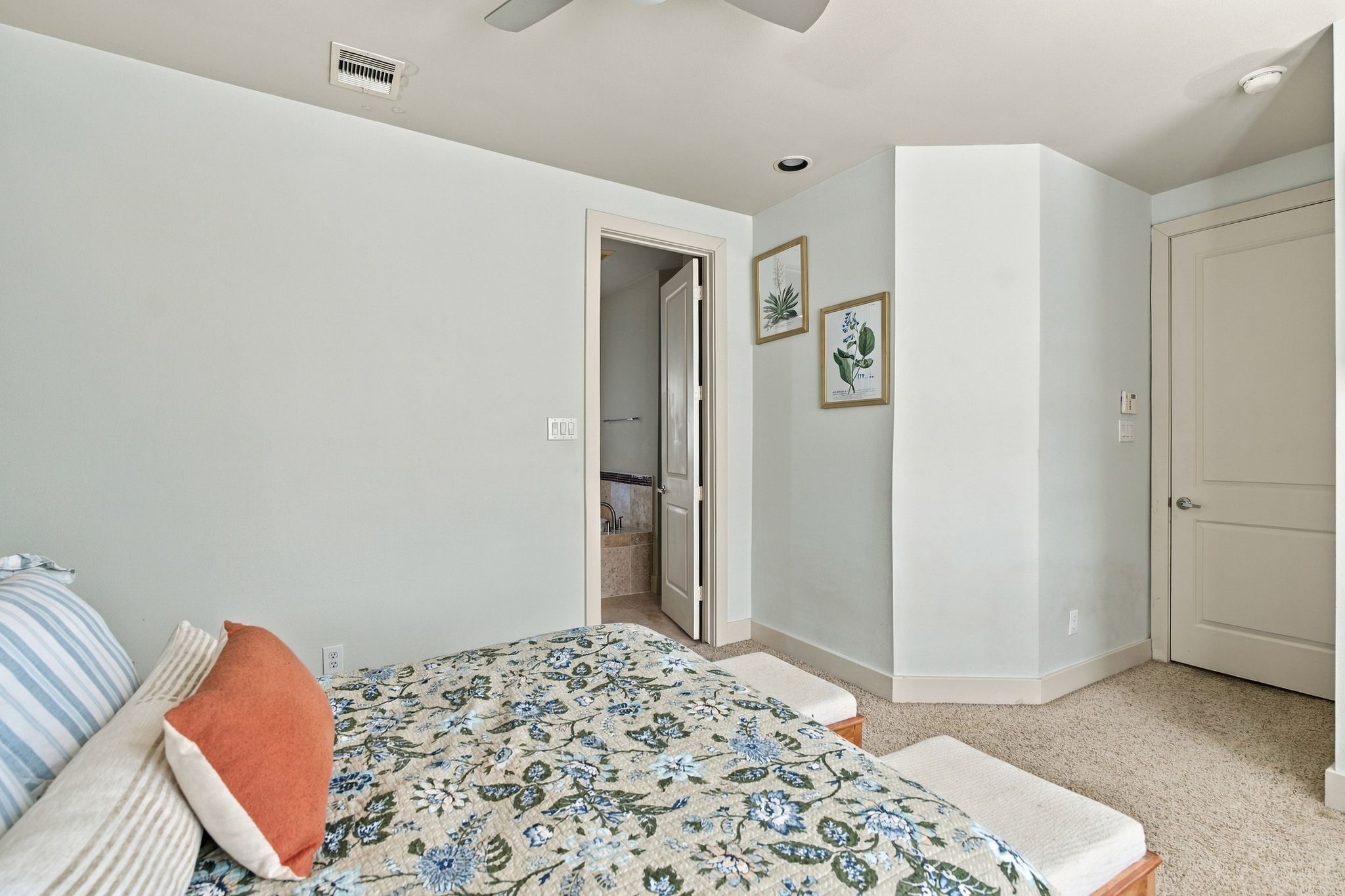 5715 Larkin Street A Property Photo 23