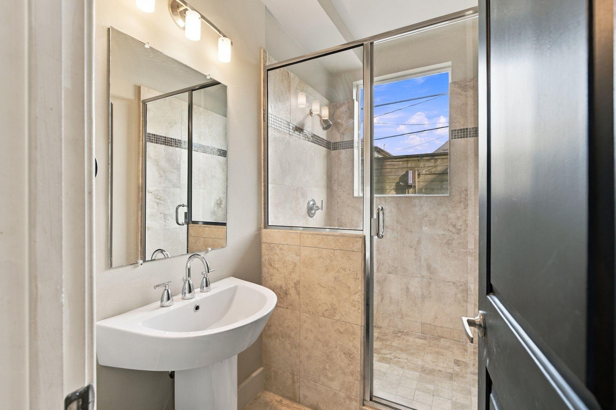 5715 Larkin Street # A, Houston Tx 77007 Property Photo 26
