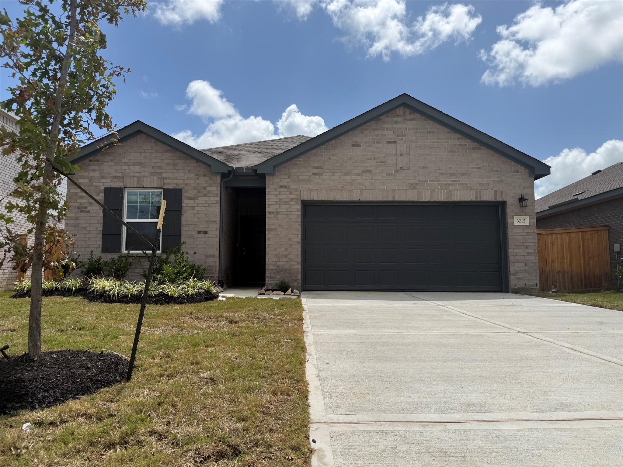 3215 Diamond View Lane Property Photo 1