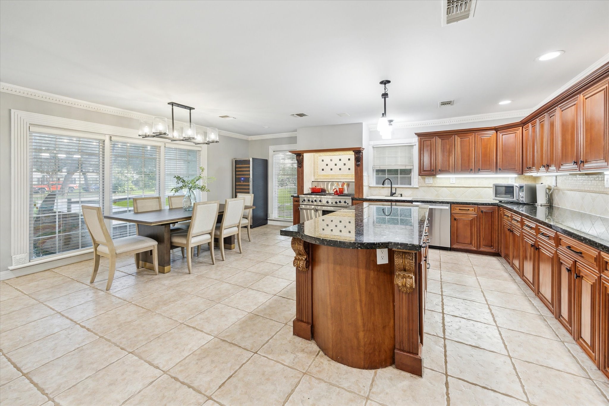 718 Garden Oaks Boulevard Property Photo 13