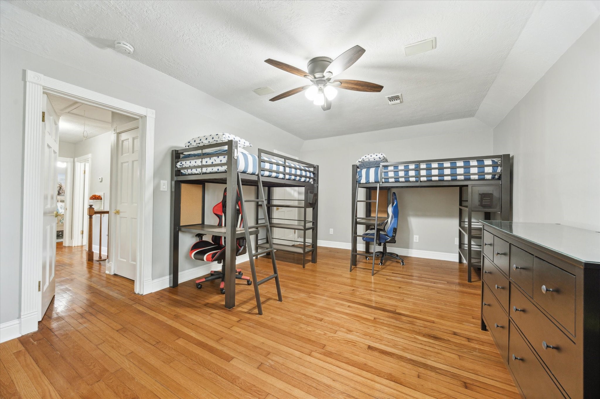 718 Garden Oaks Boulevard Property Photo 24