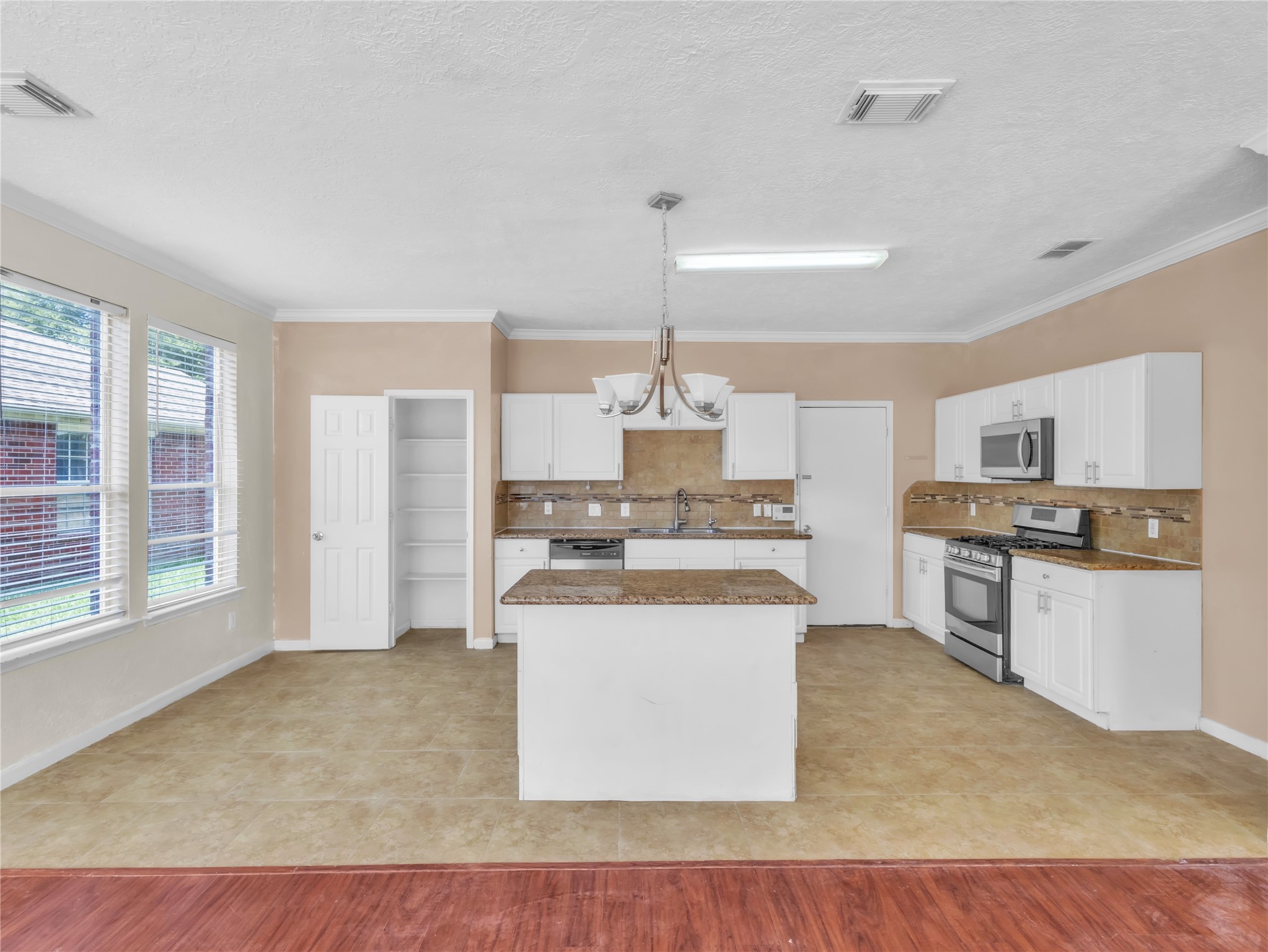 14811 Stocklin Court Property Photo 16