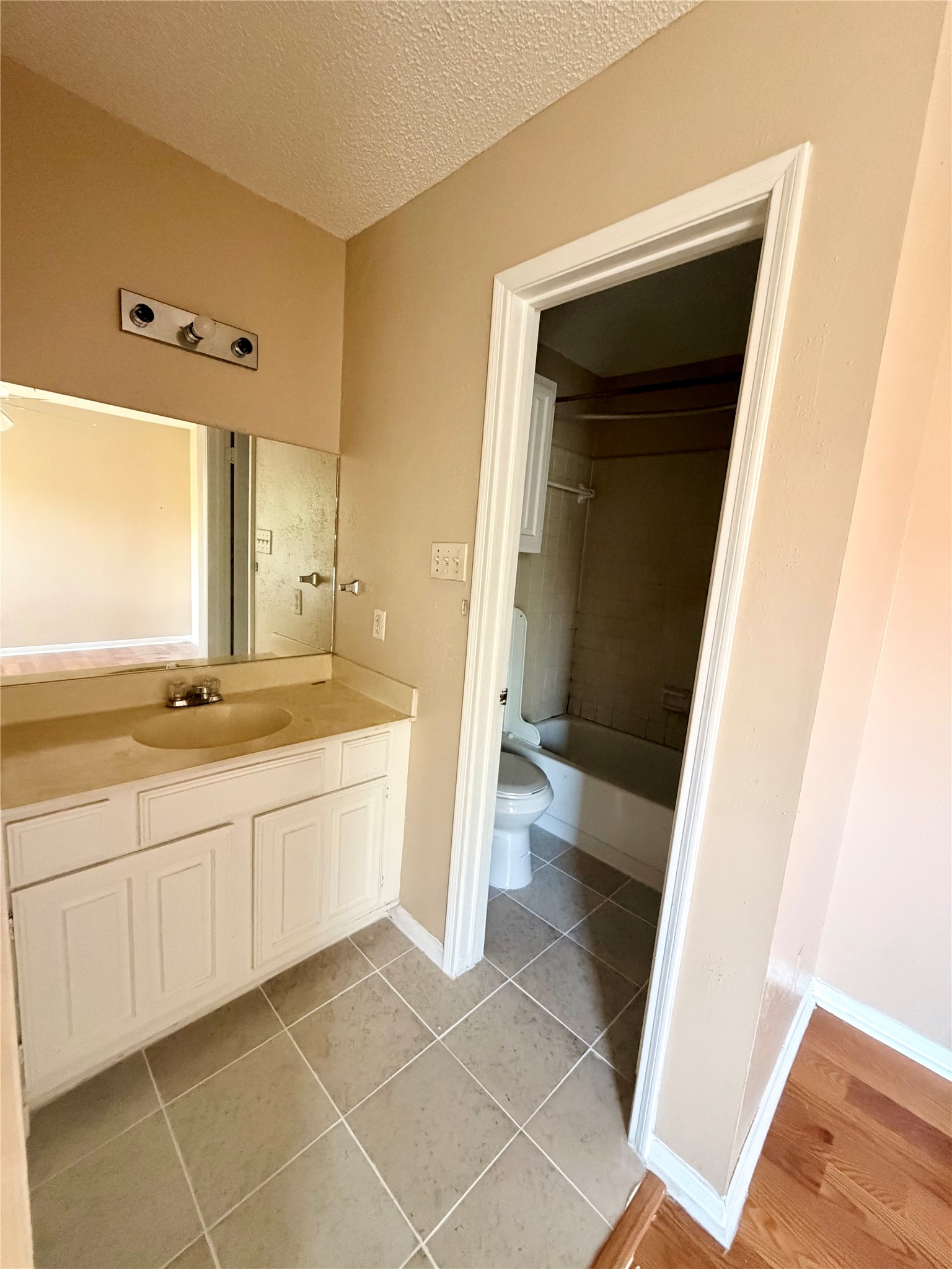 12400 Brookglade Circle 43 Property Photo 14