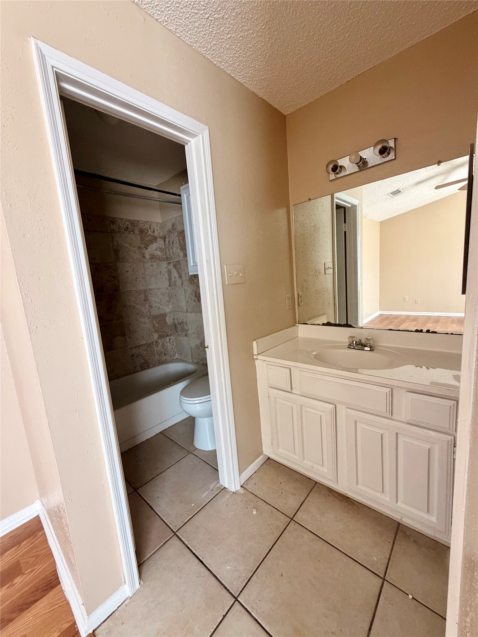 12400 Brookglade Circle 43 Property Photo 17