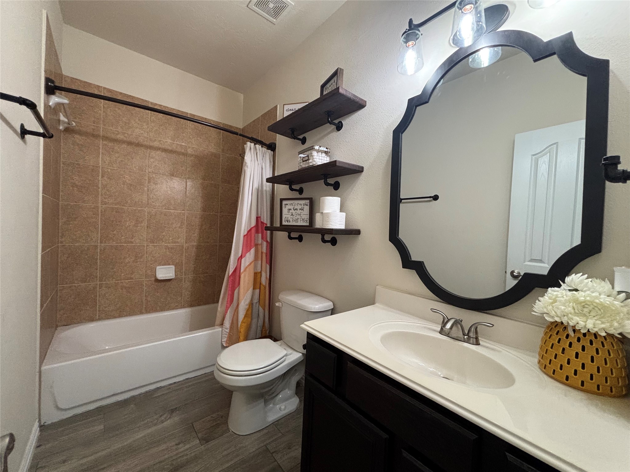 104 Avery Springs Lane Property Photo 12