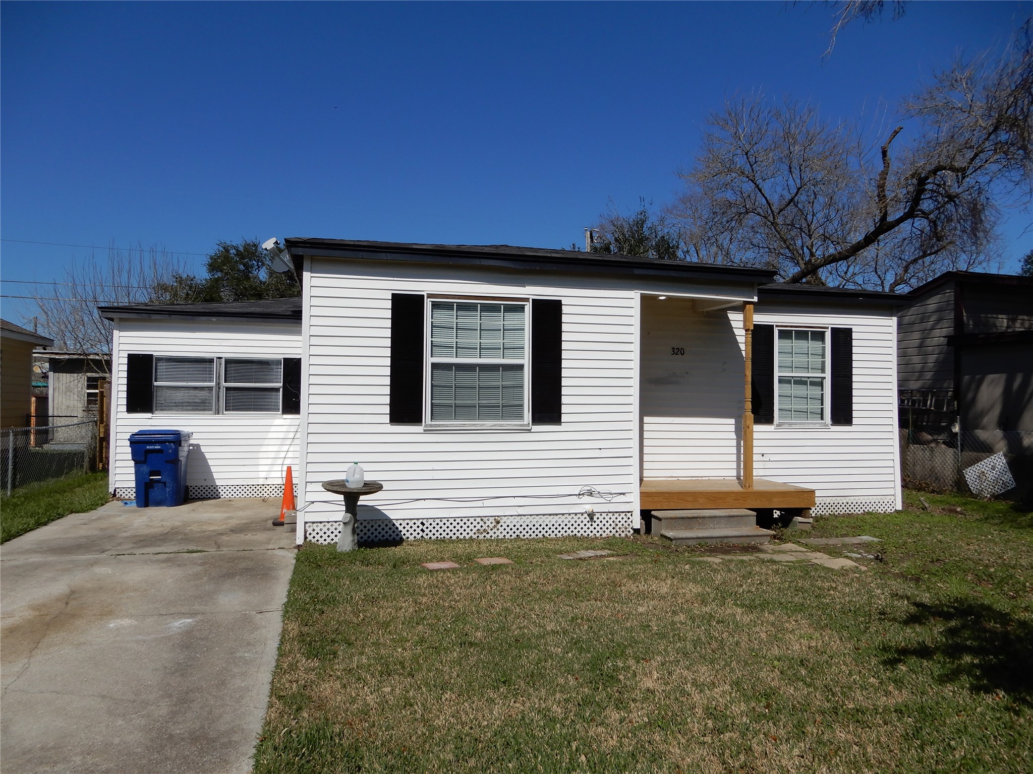 320 17th Avenue N Property Photo 2