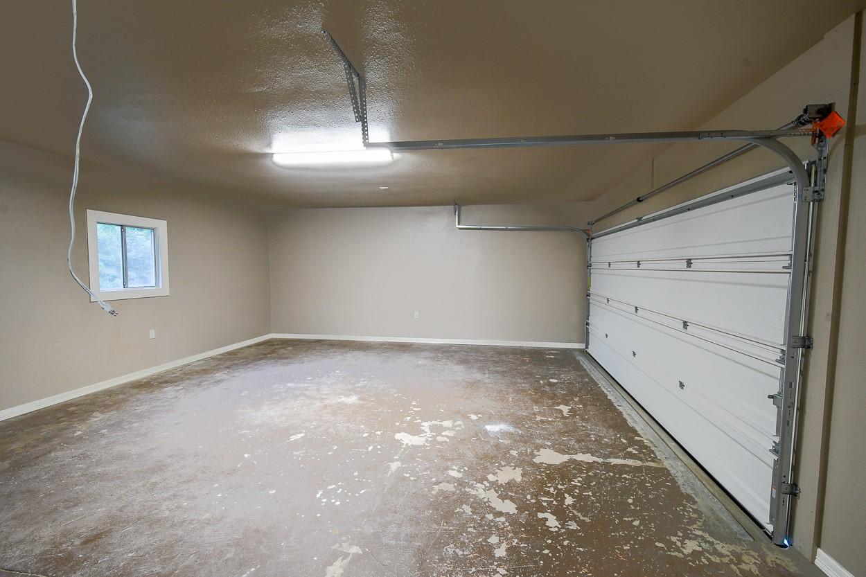 1302 W Adoue Street Property Photo 23