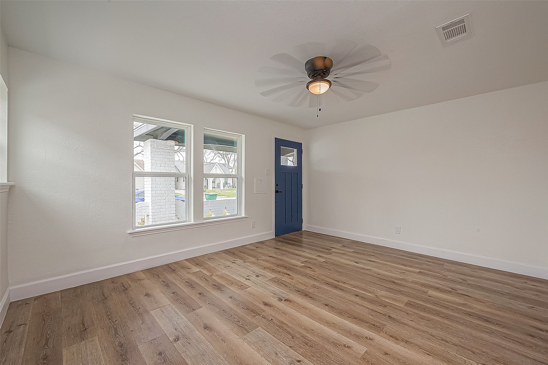4726 Pease Street Property Photo 14