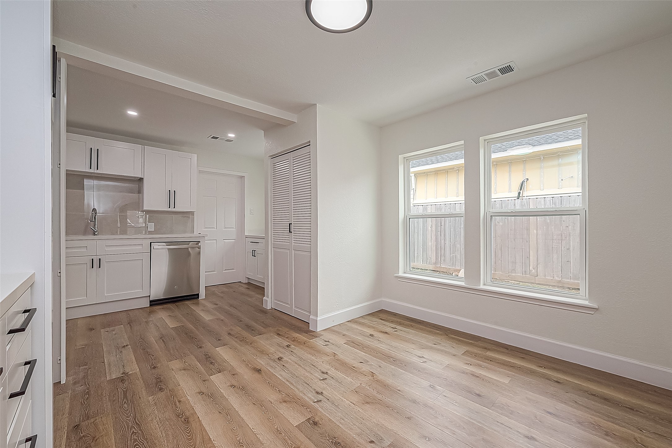 4726 Pease Street Property Photo 17