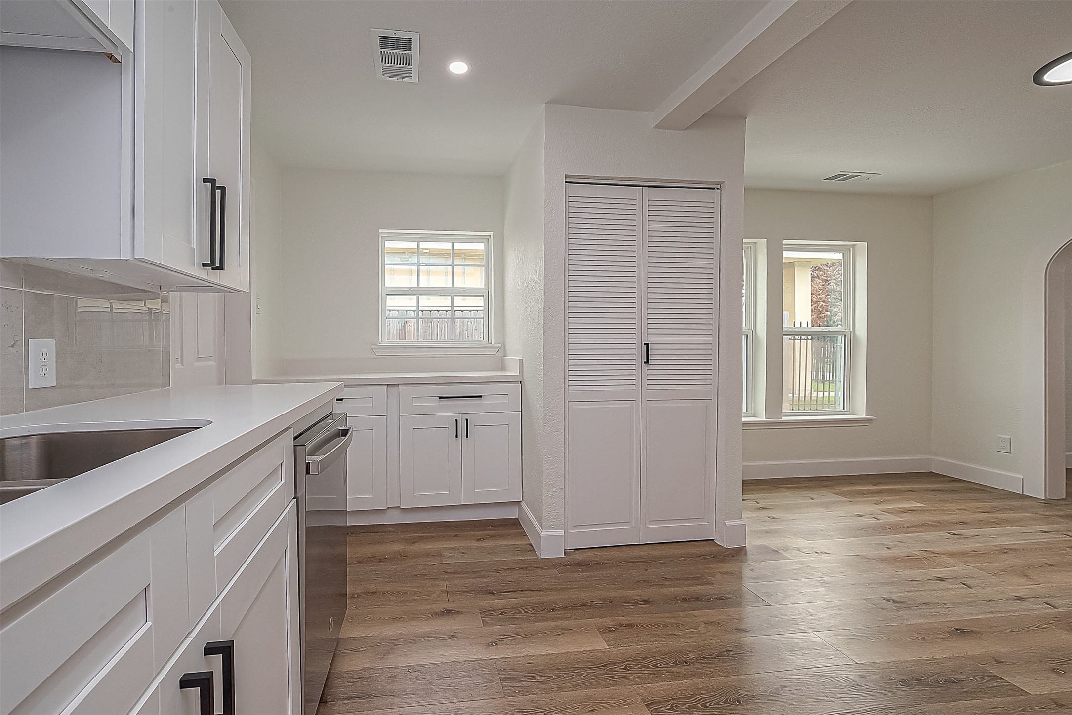4726 Pease Street Property Photo 24