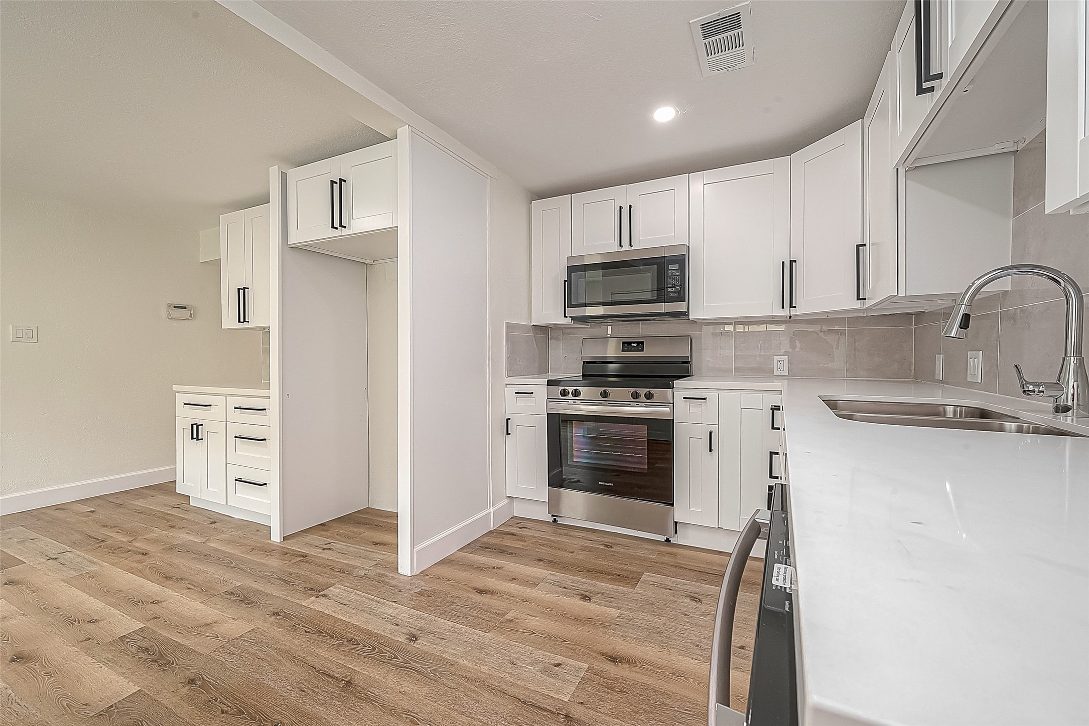4726 Pease Street Property Photo 25
