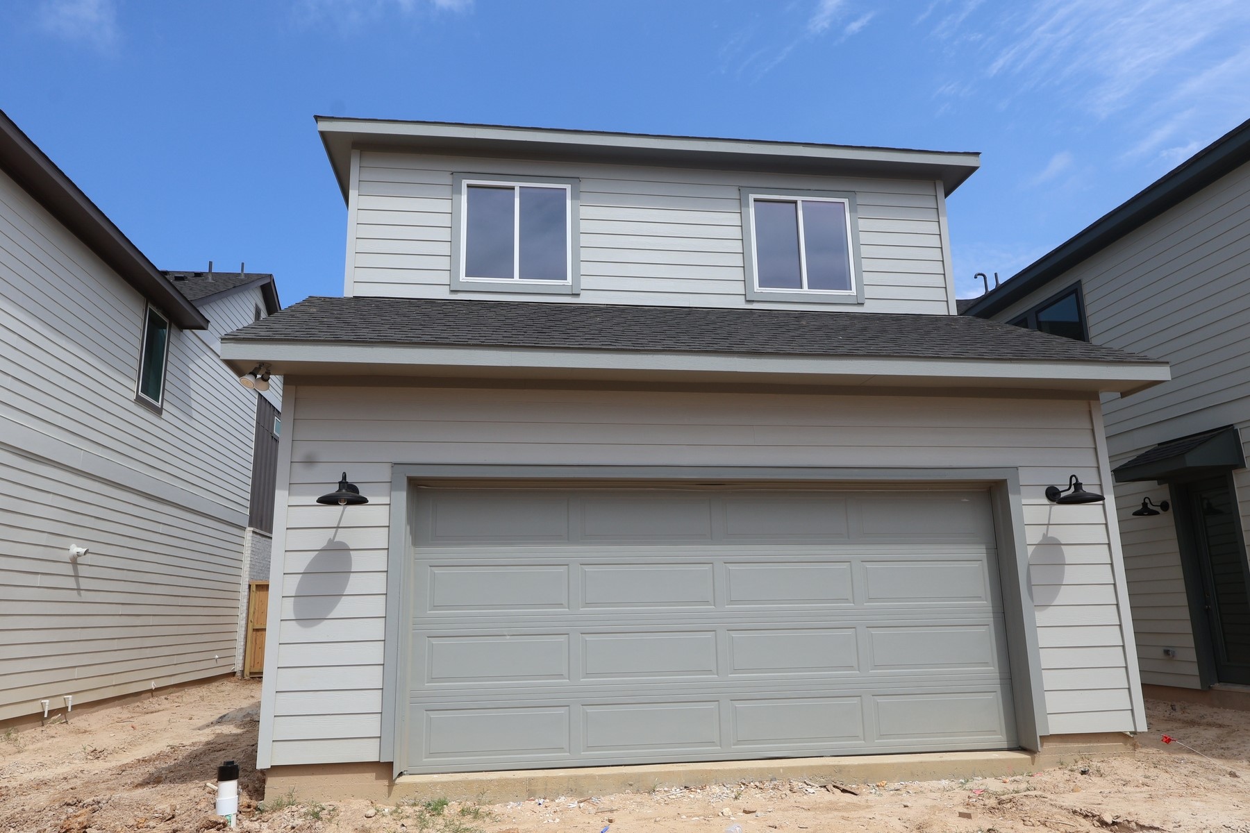 16710 Vibrant Avenue Property Photo 3