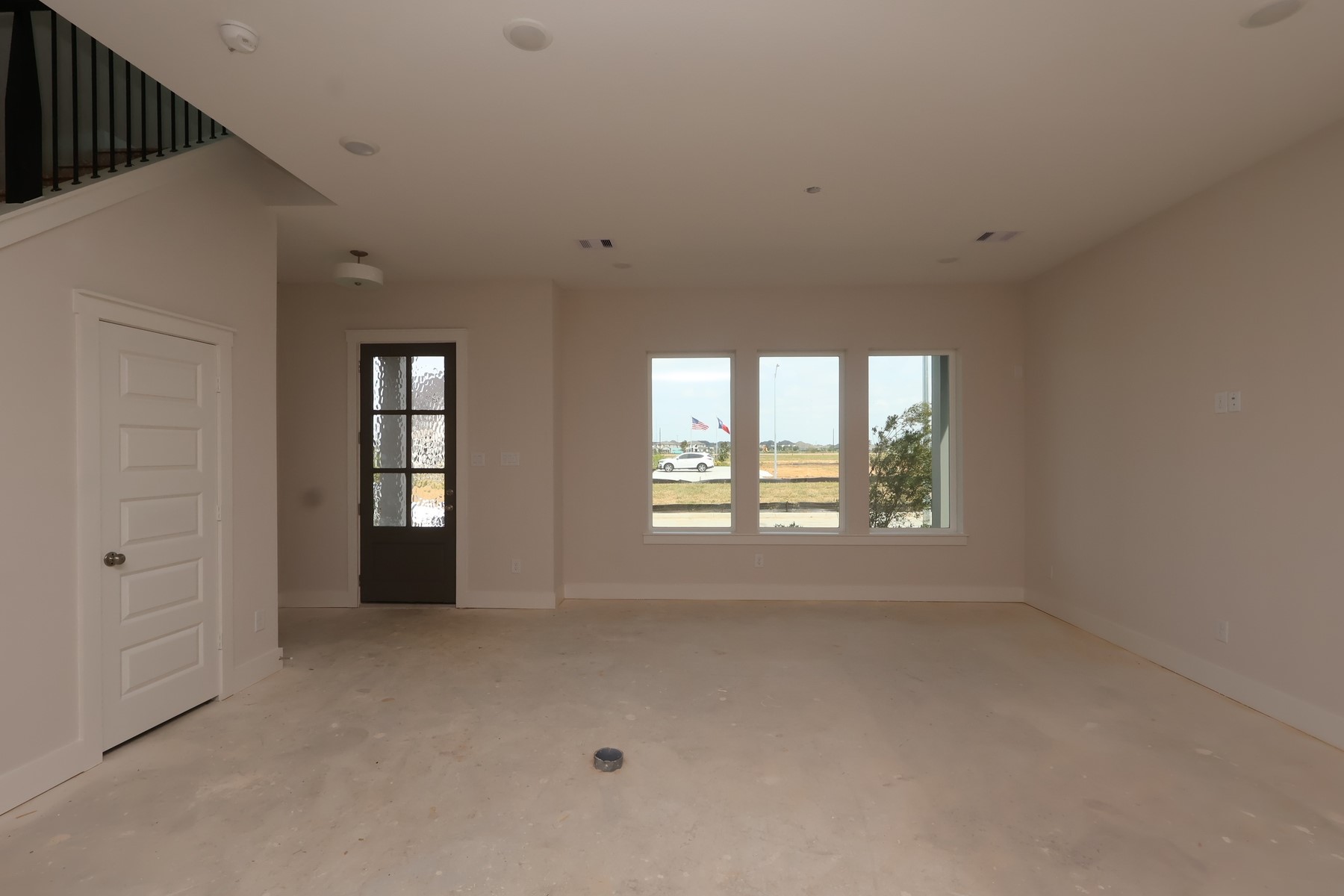 16710 Vibrant Avenue Property Photo 10