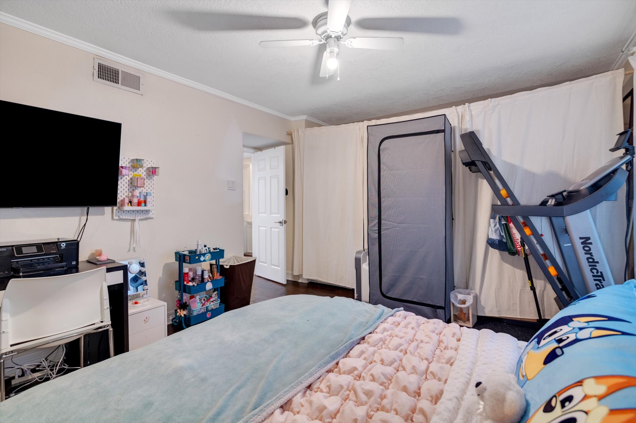 2224 S Piney Point Road 218 Property Photo 31