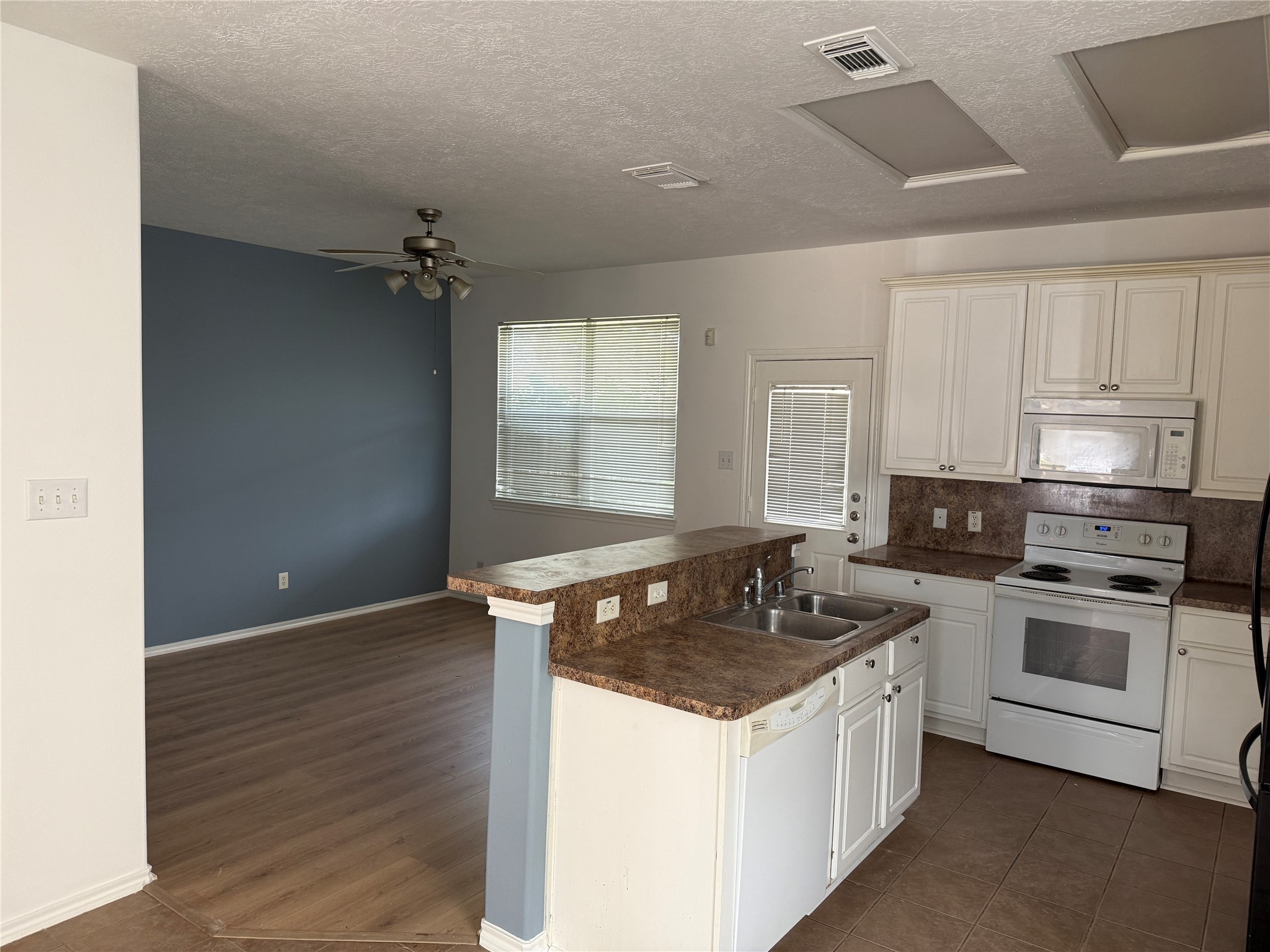 5611 Stonecloud Lane Property Photo 3