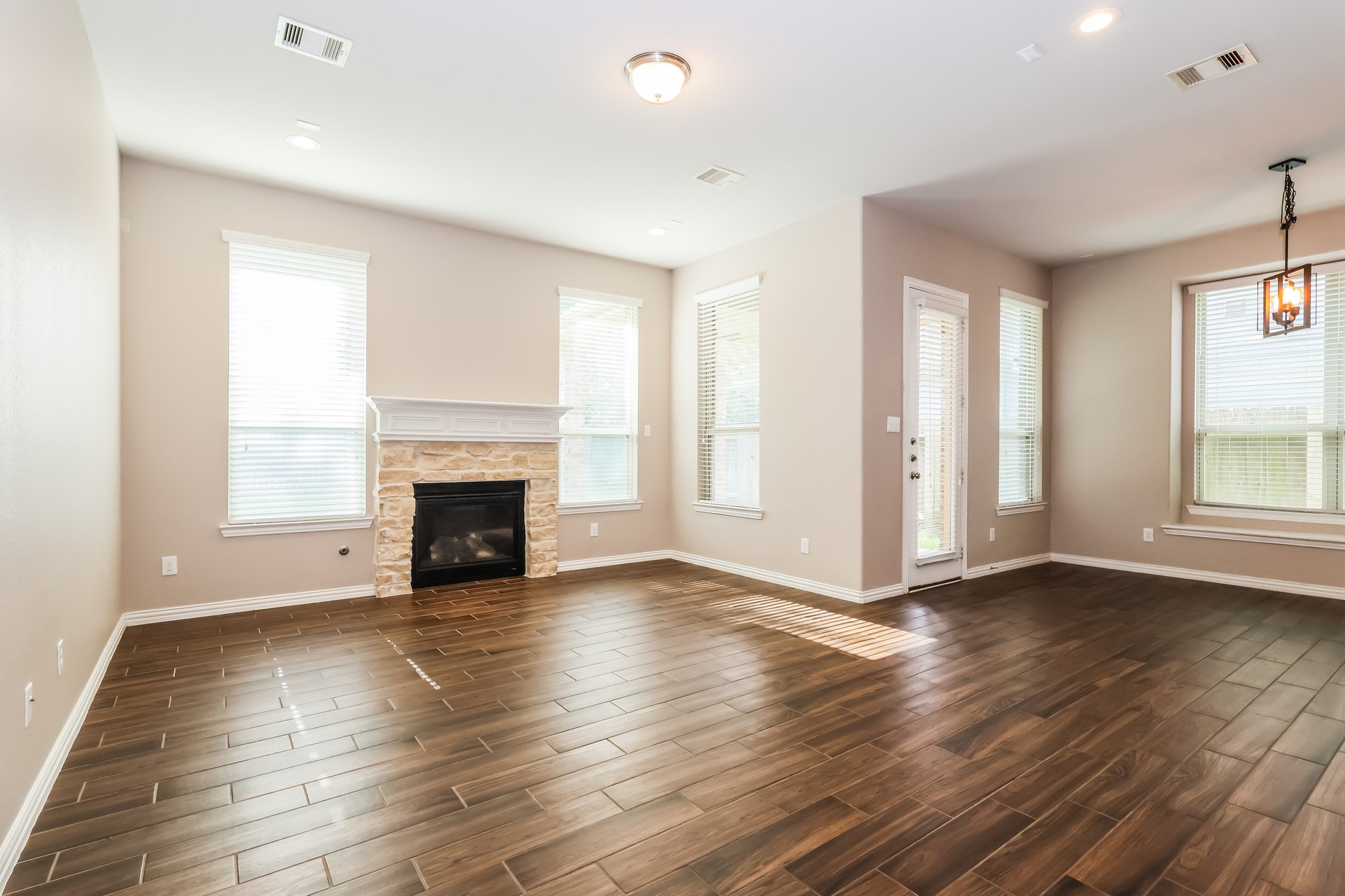 29546 Westhope Drive Property Photo 3