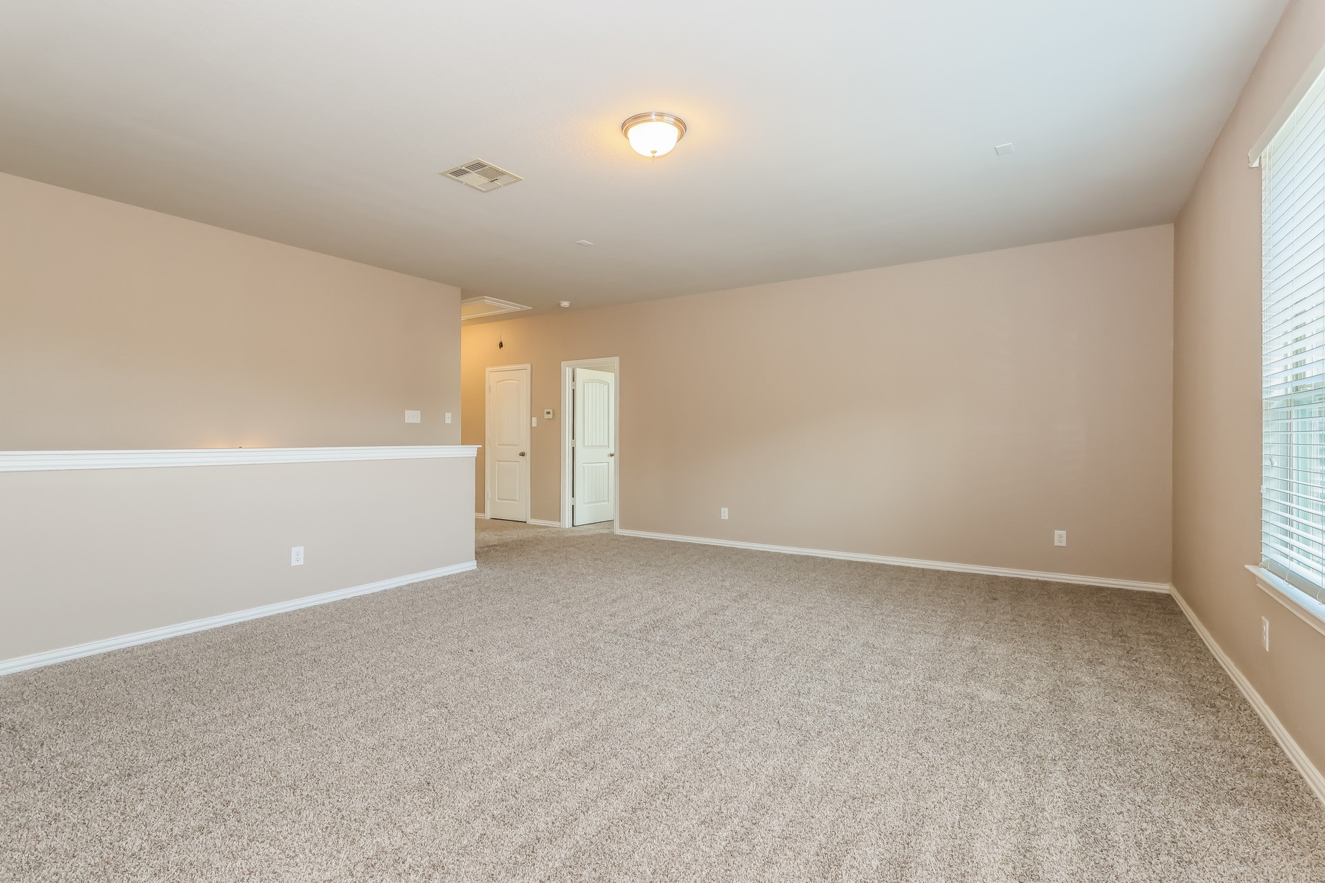 29546 Westhope Drive Property Photo 14