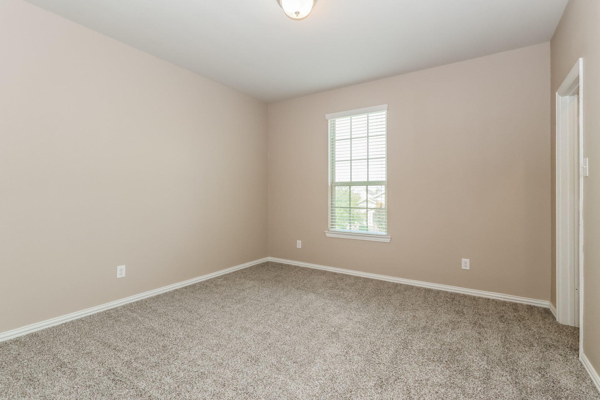 29546 Westhope Drive Property Photo 26