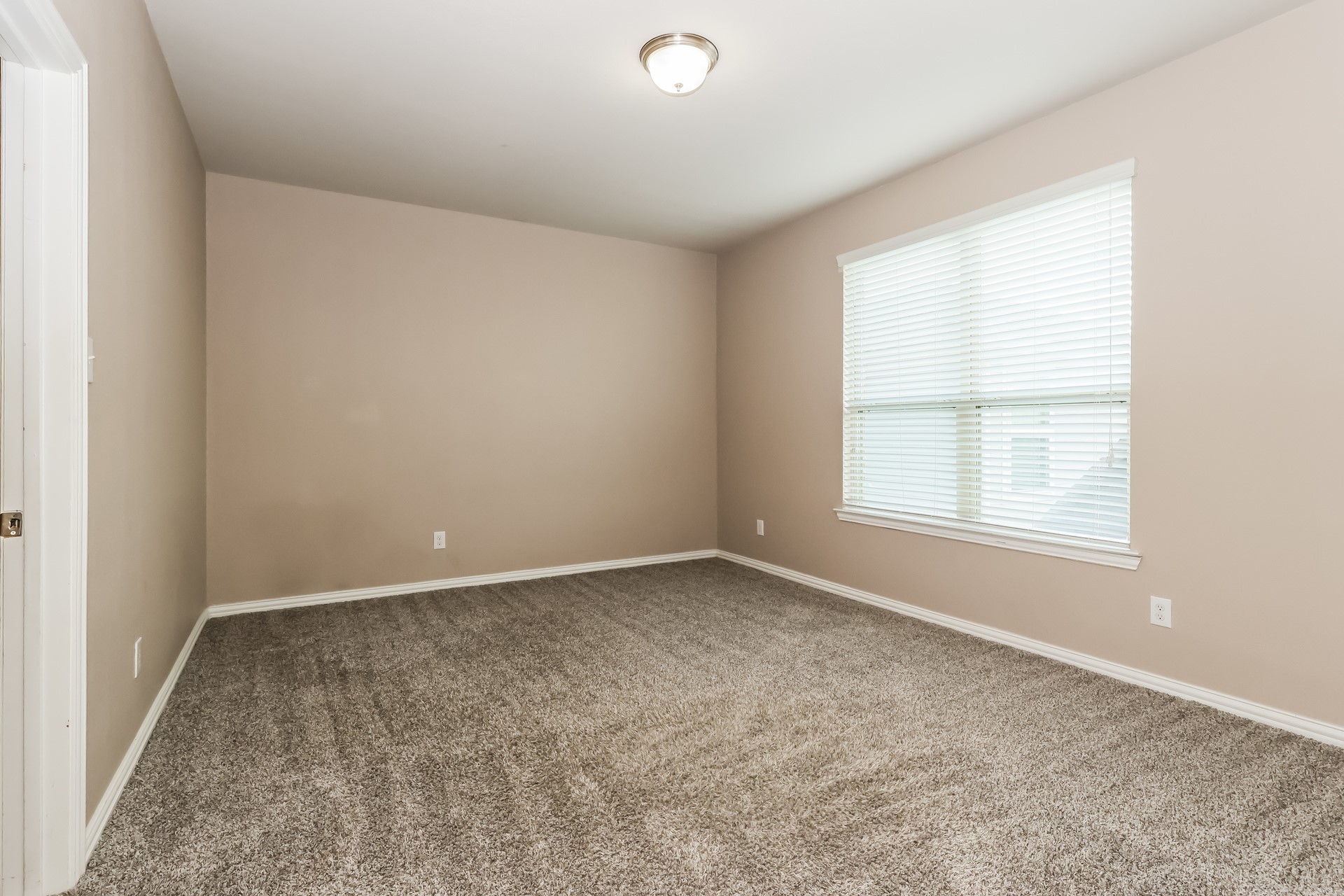 29546 Westhope Drive Property Photo 27