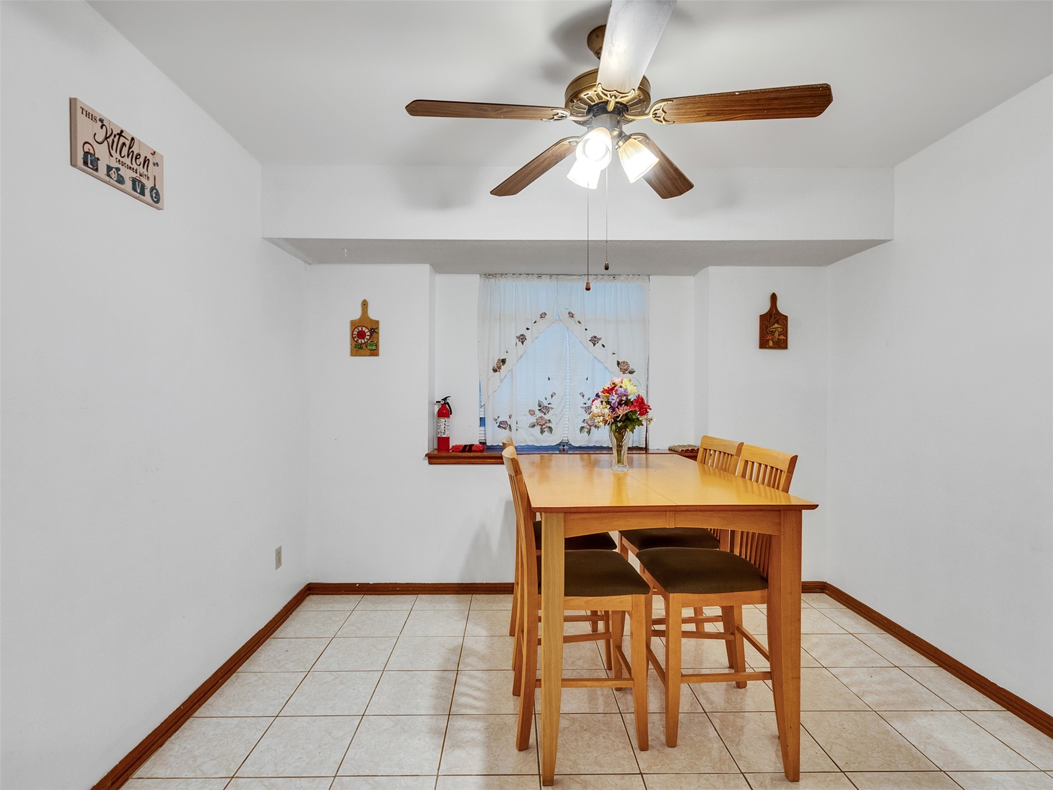 4002 Thistledown Drive Property Photo 12