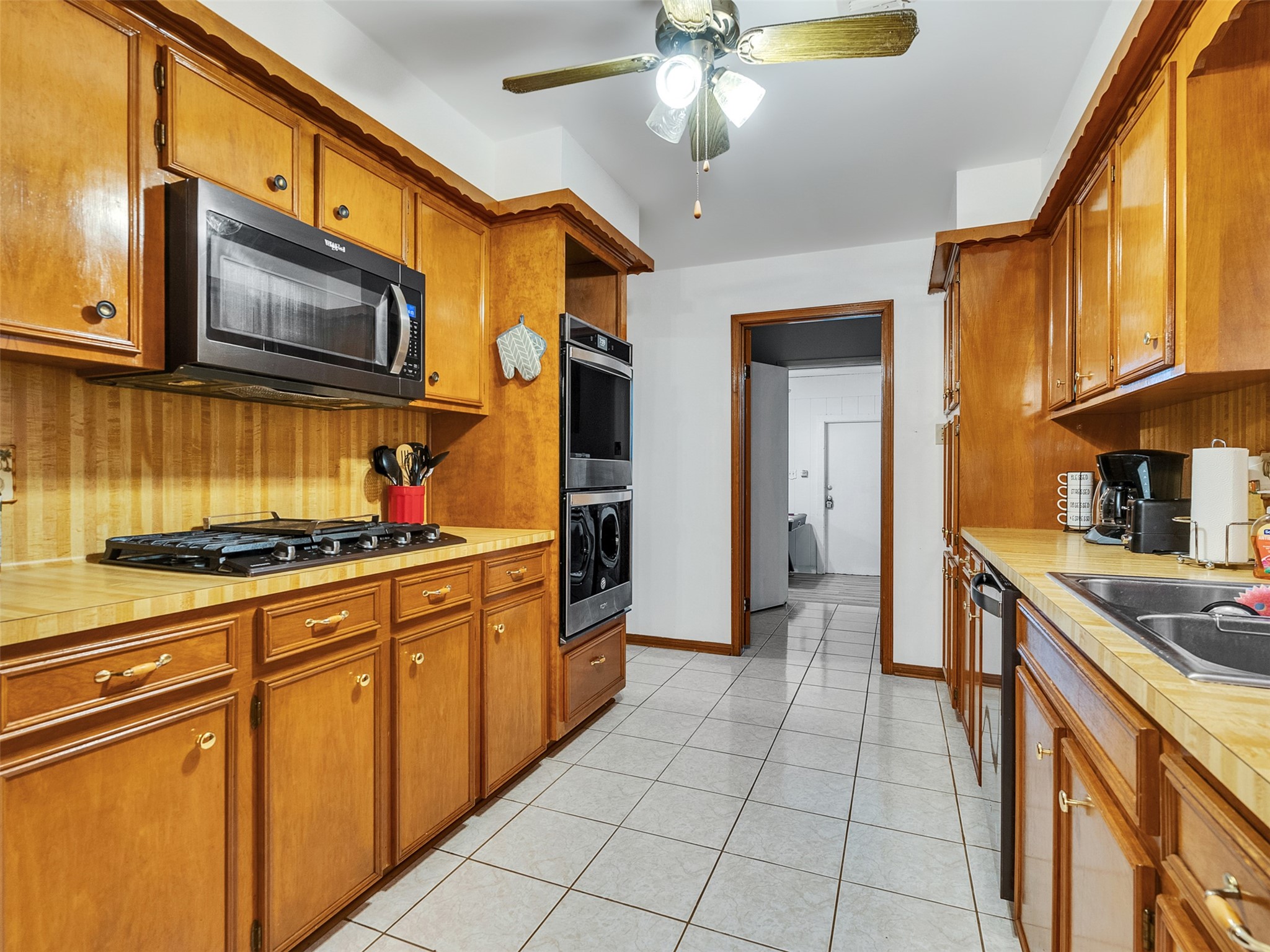4002 Thistledown Drive Property Photo 13